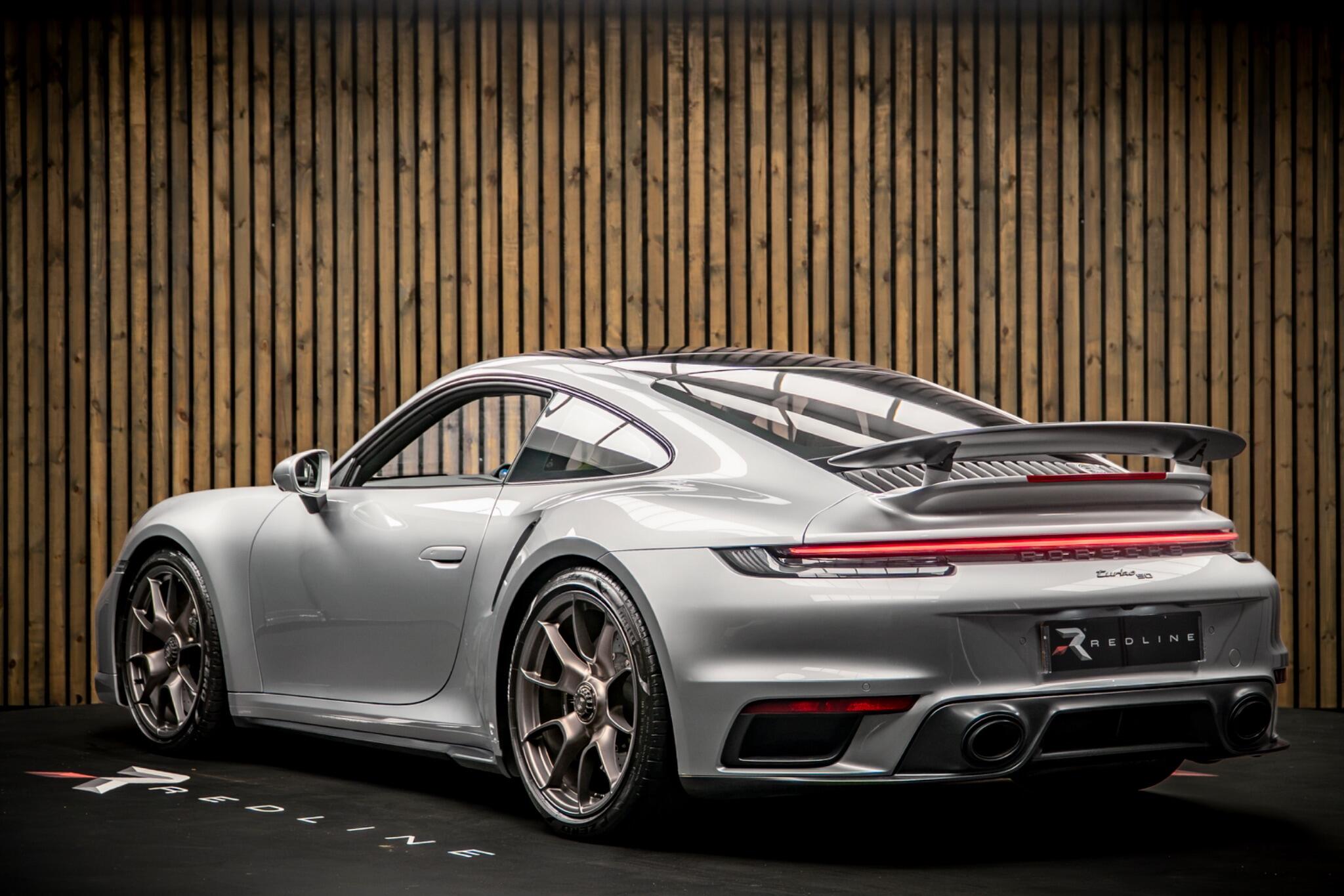 Porsche 911 view 3