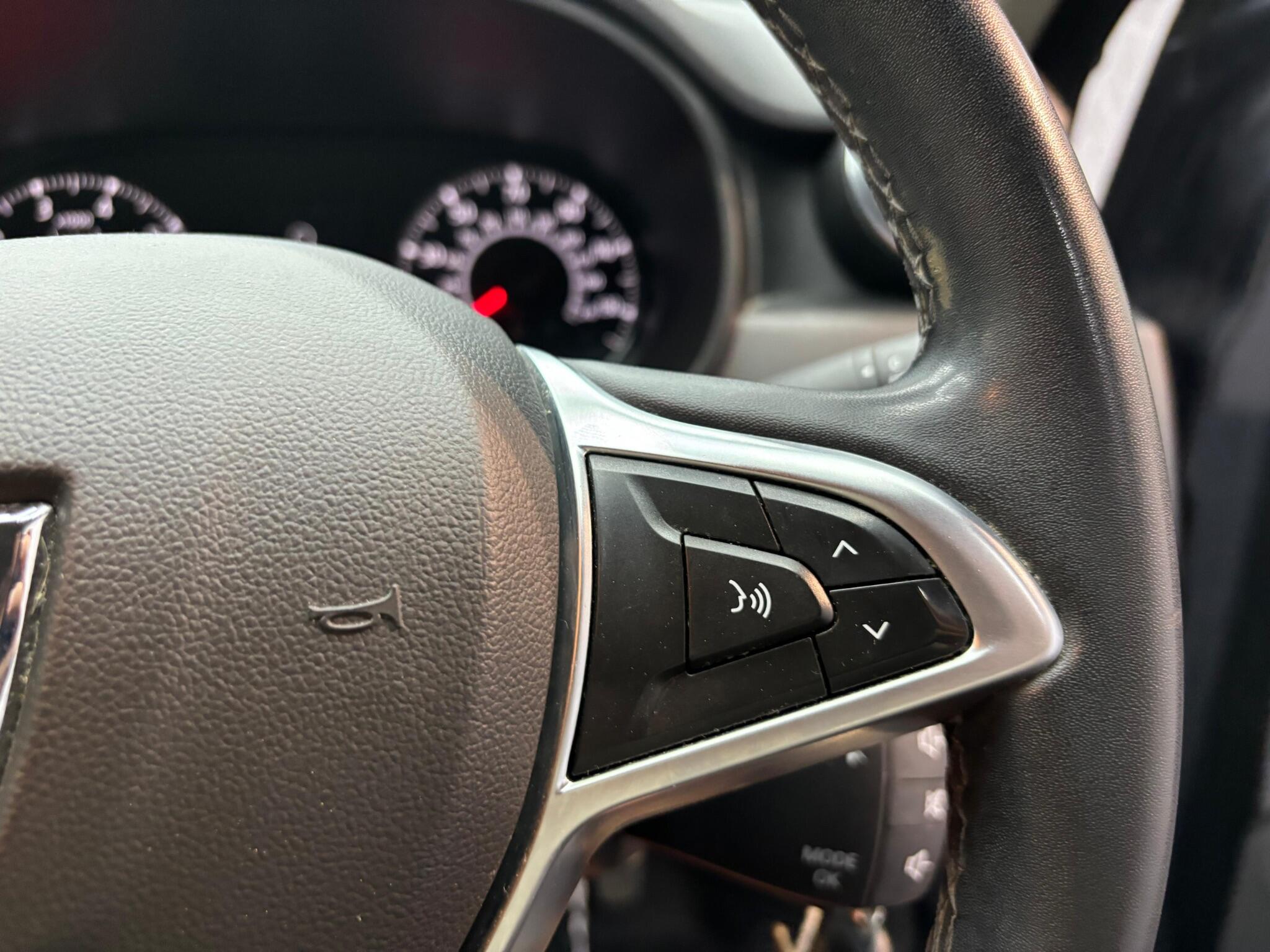 Dacia Duster view 10
