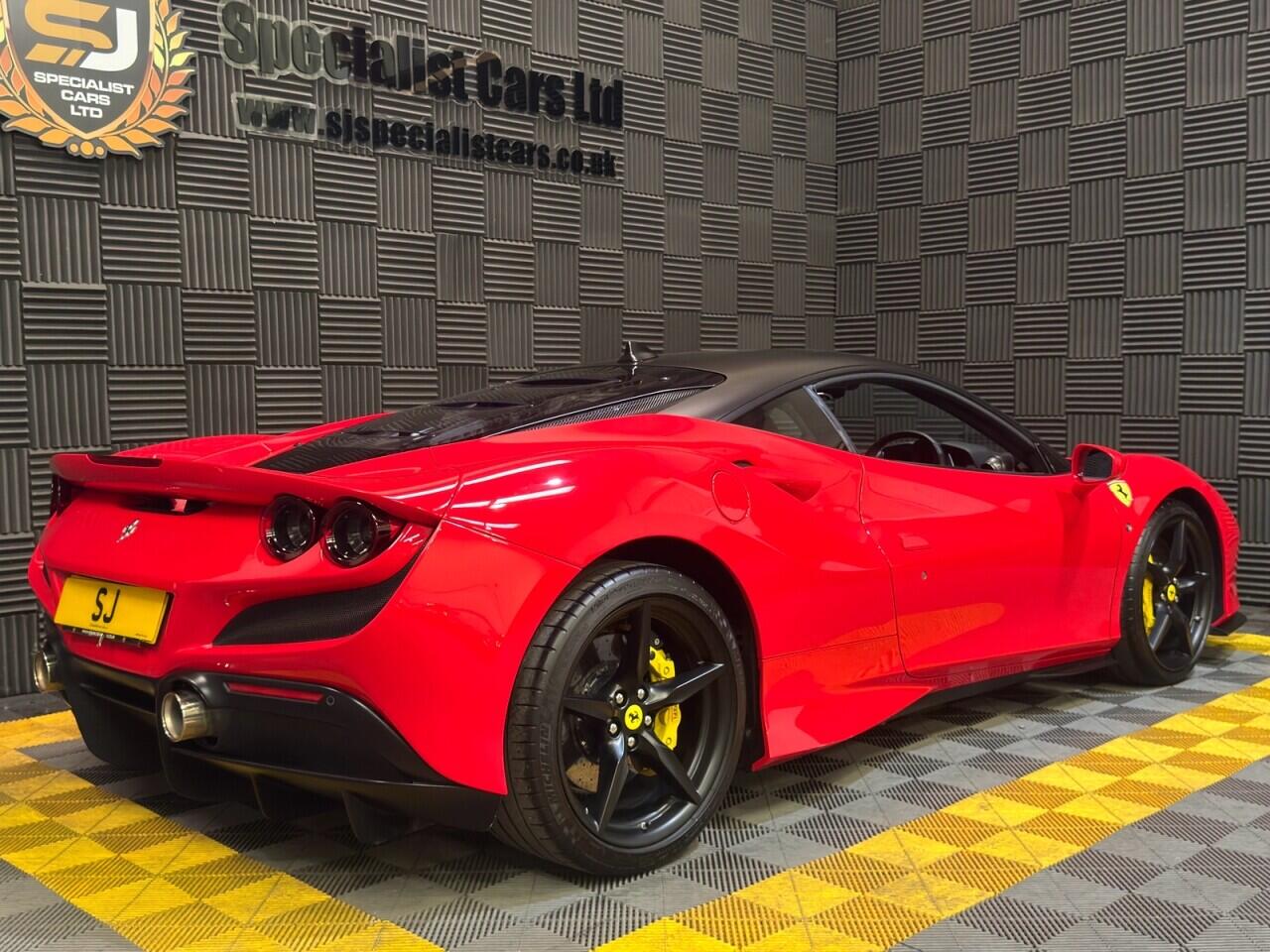 Ferrari F8 Tributo view 6