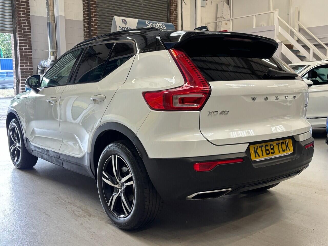 Volvo XC40 view 7