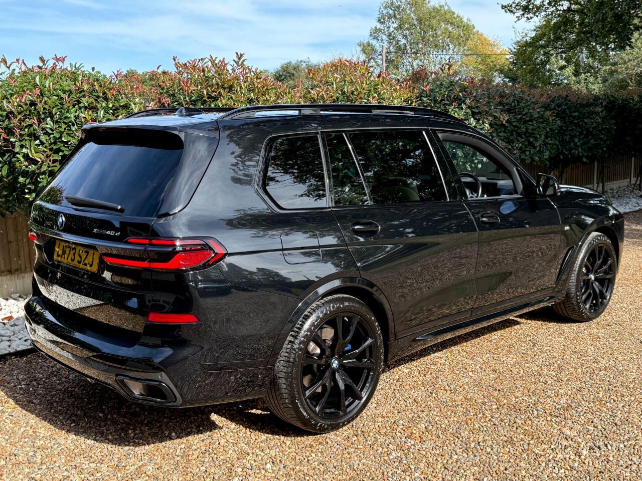 BMW X7 view 22