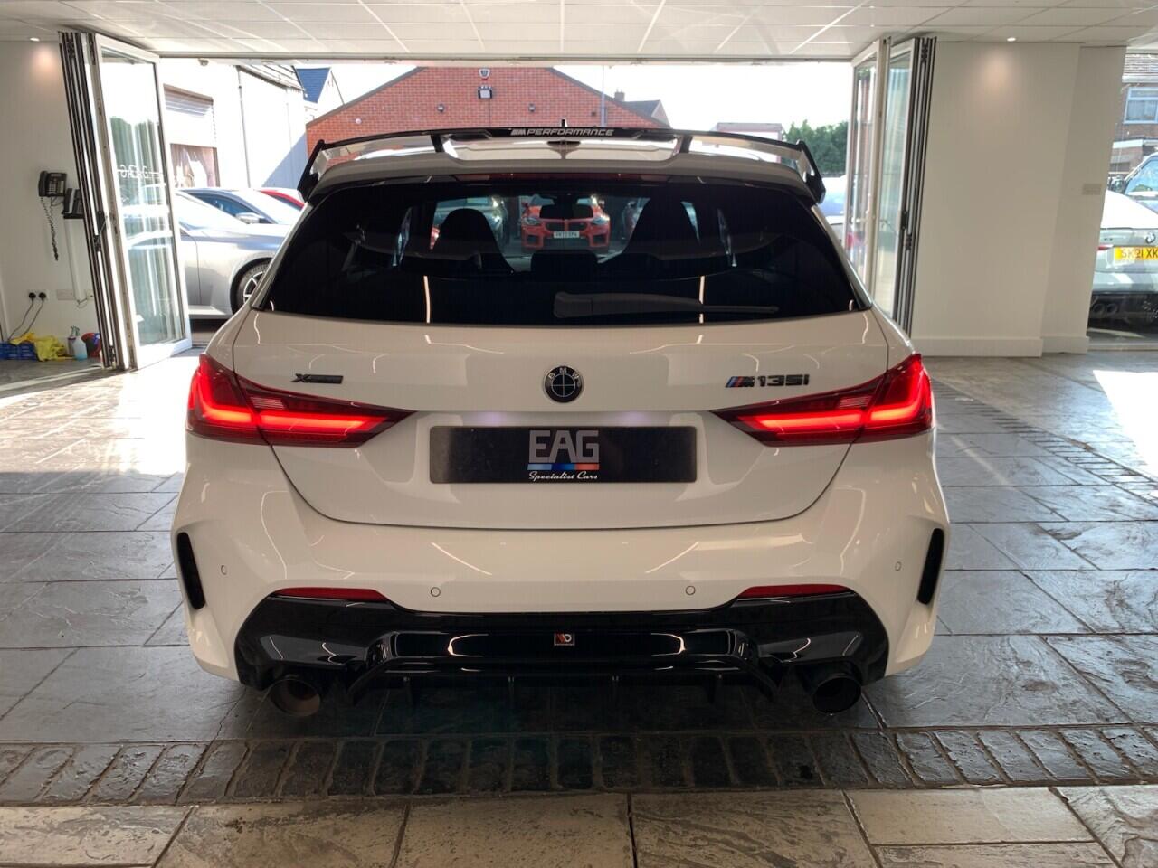 BMW 1 Series view 17