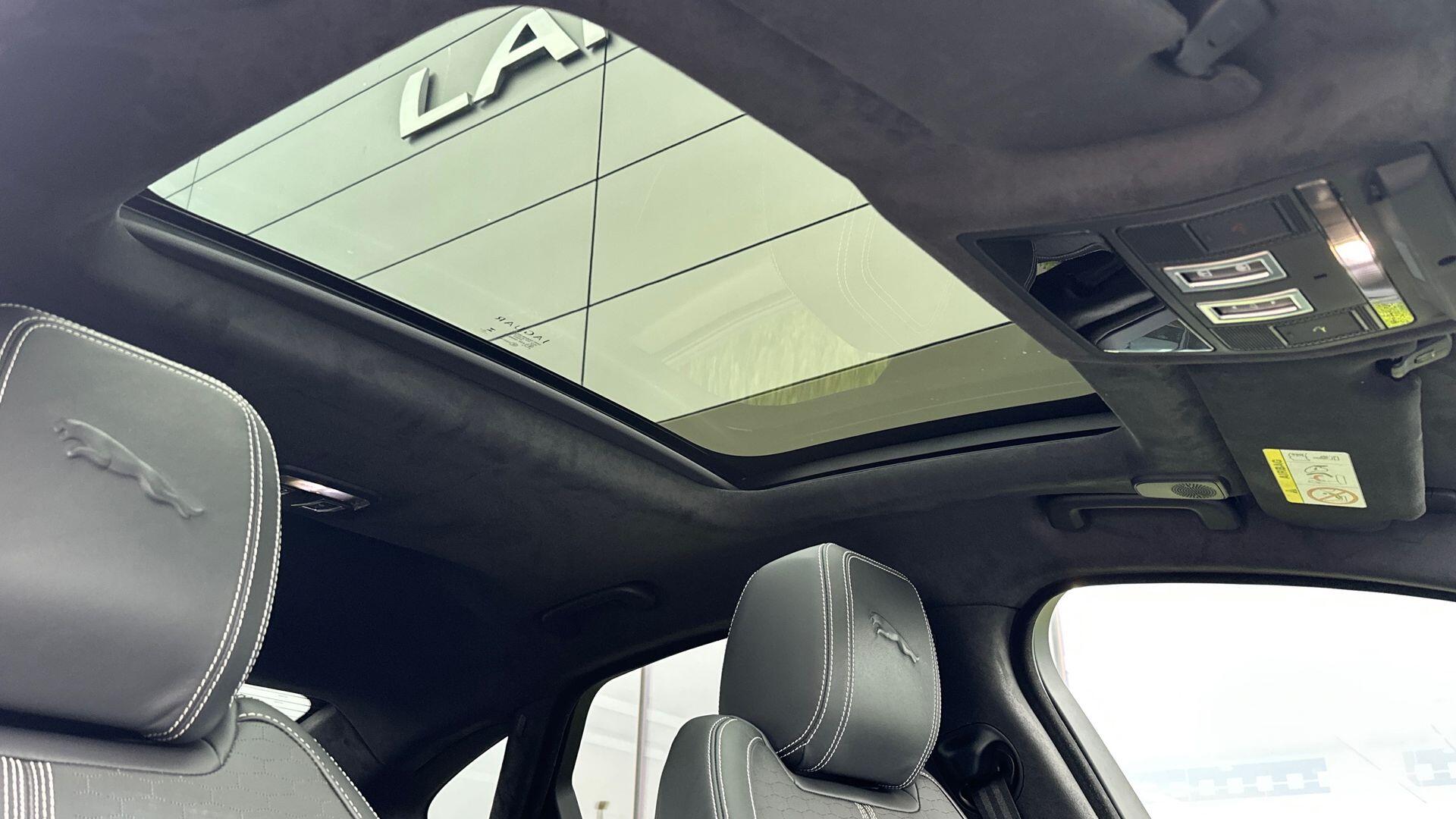 Jaguar XF view 22