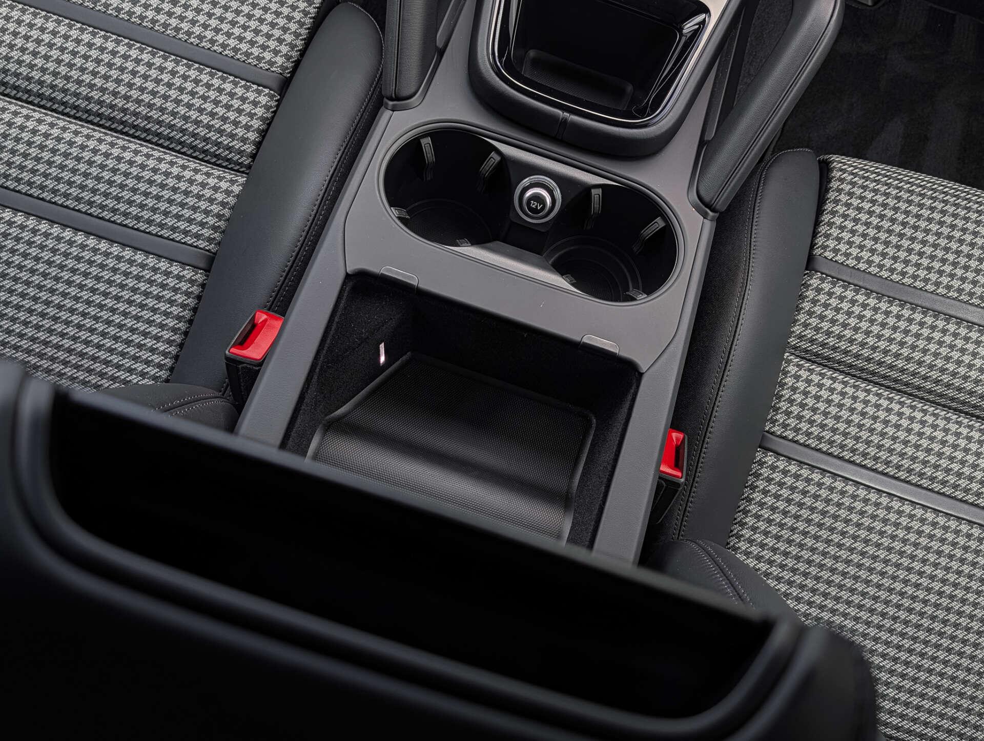Porsche Cayenne view 48