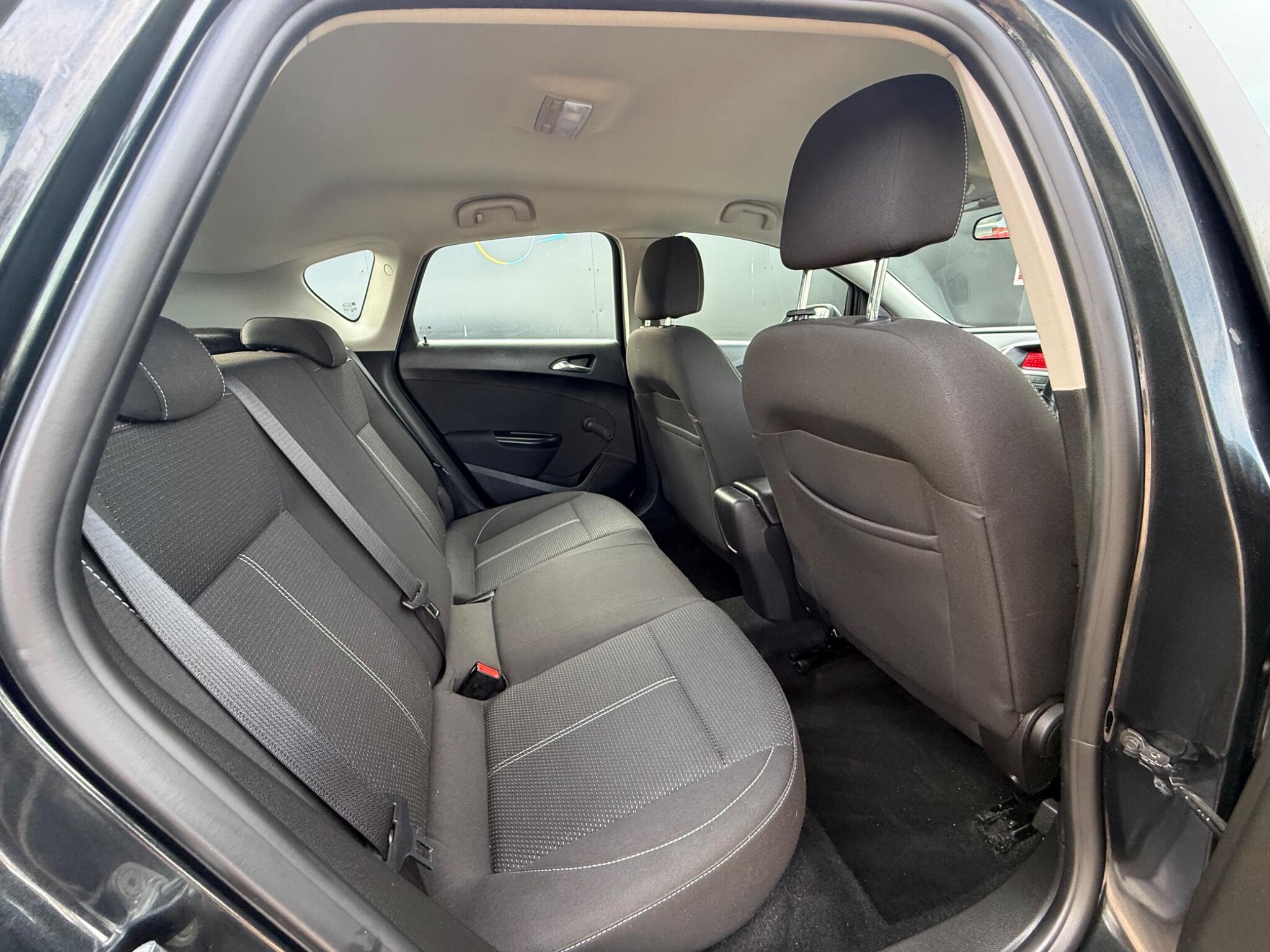 Vauxhall Astra view 21