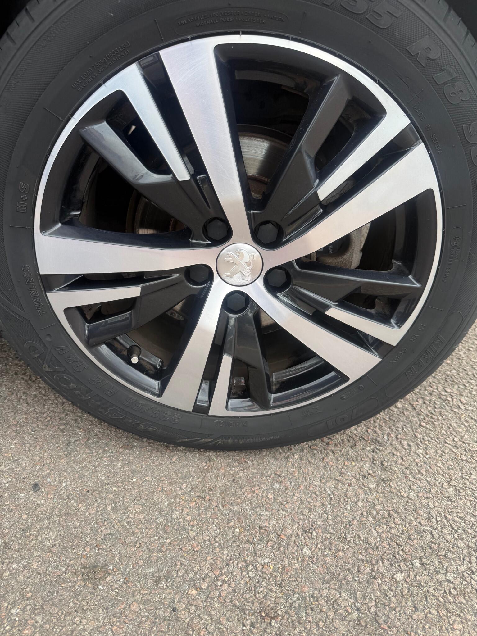 Peugeot 3008 view 18