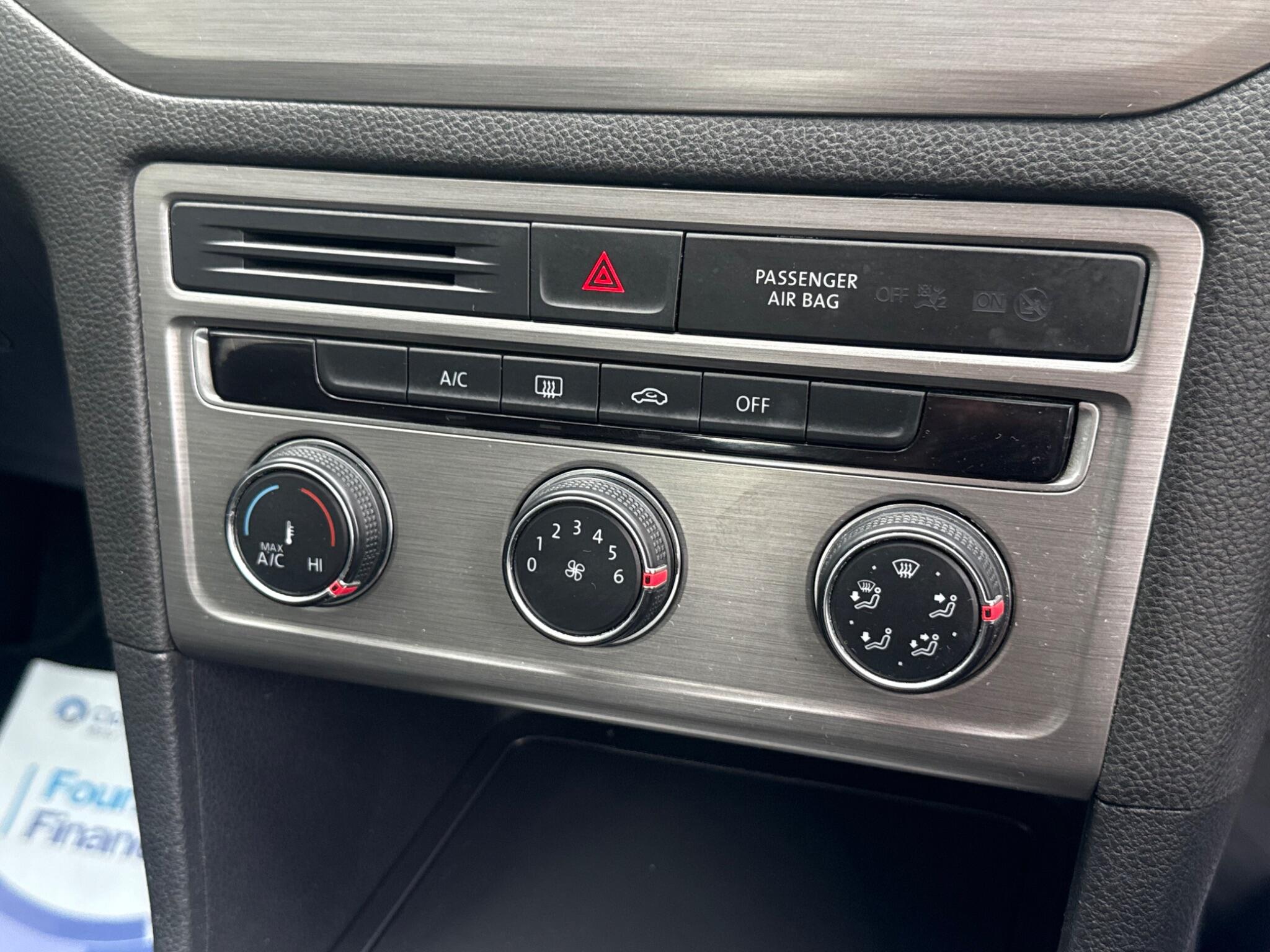 Volkswagen Golf Sportsvan view 27