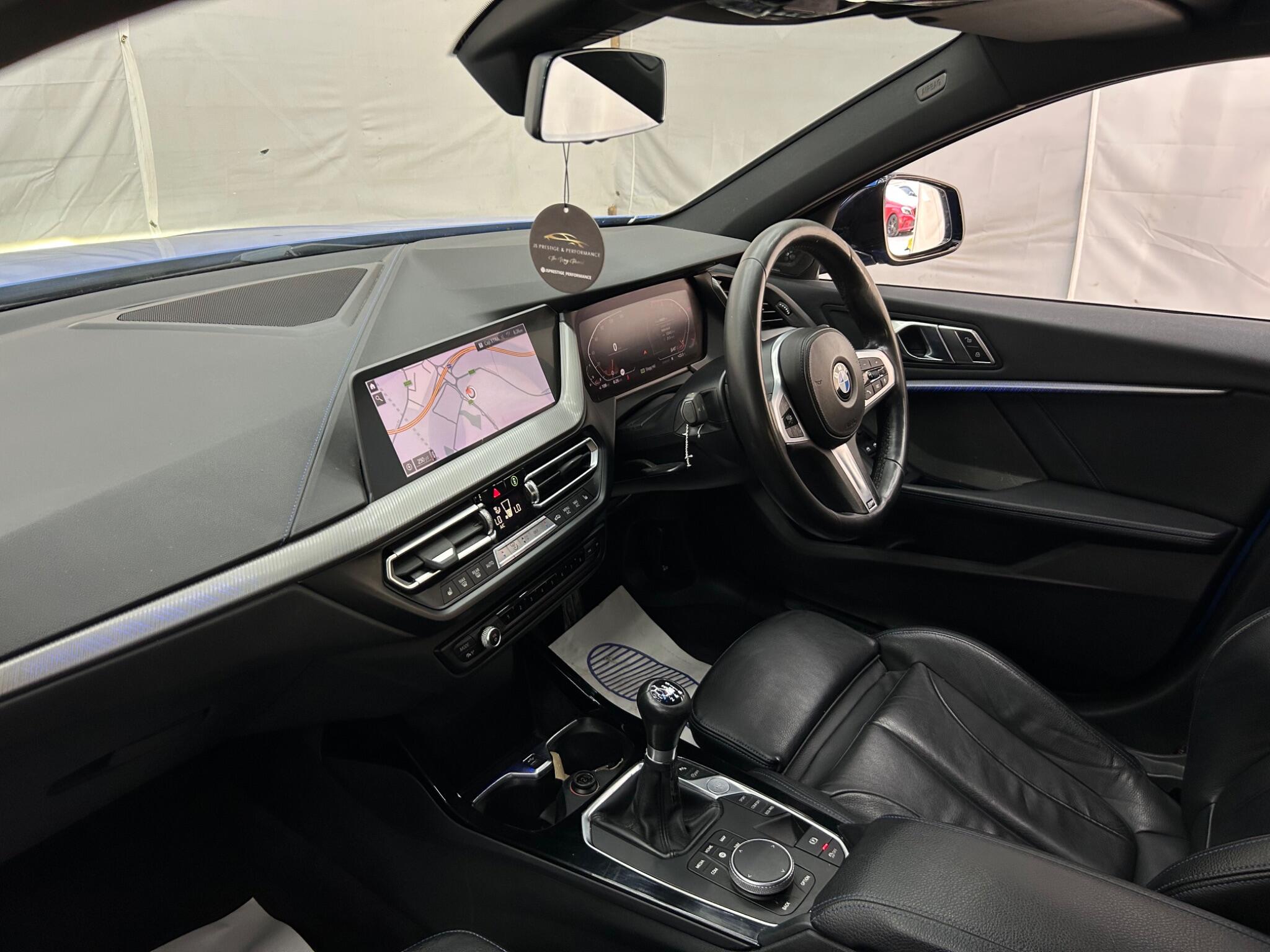 BMW 1 Series view 16