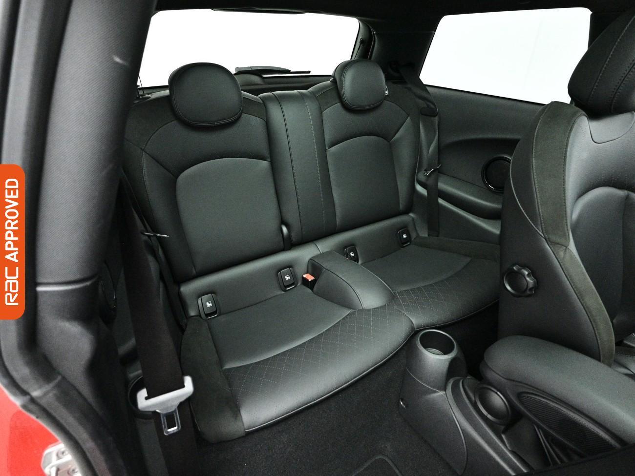 Mini Hatch view 13