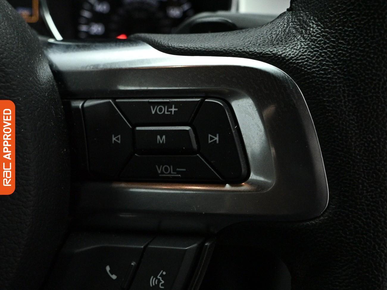 Ford Mustang view 22