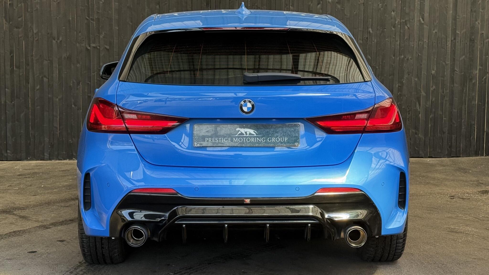 BMW 1 Series view 26