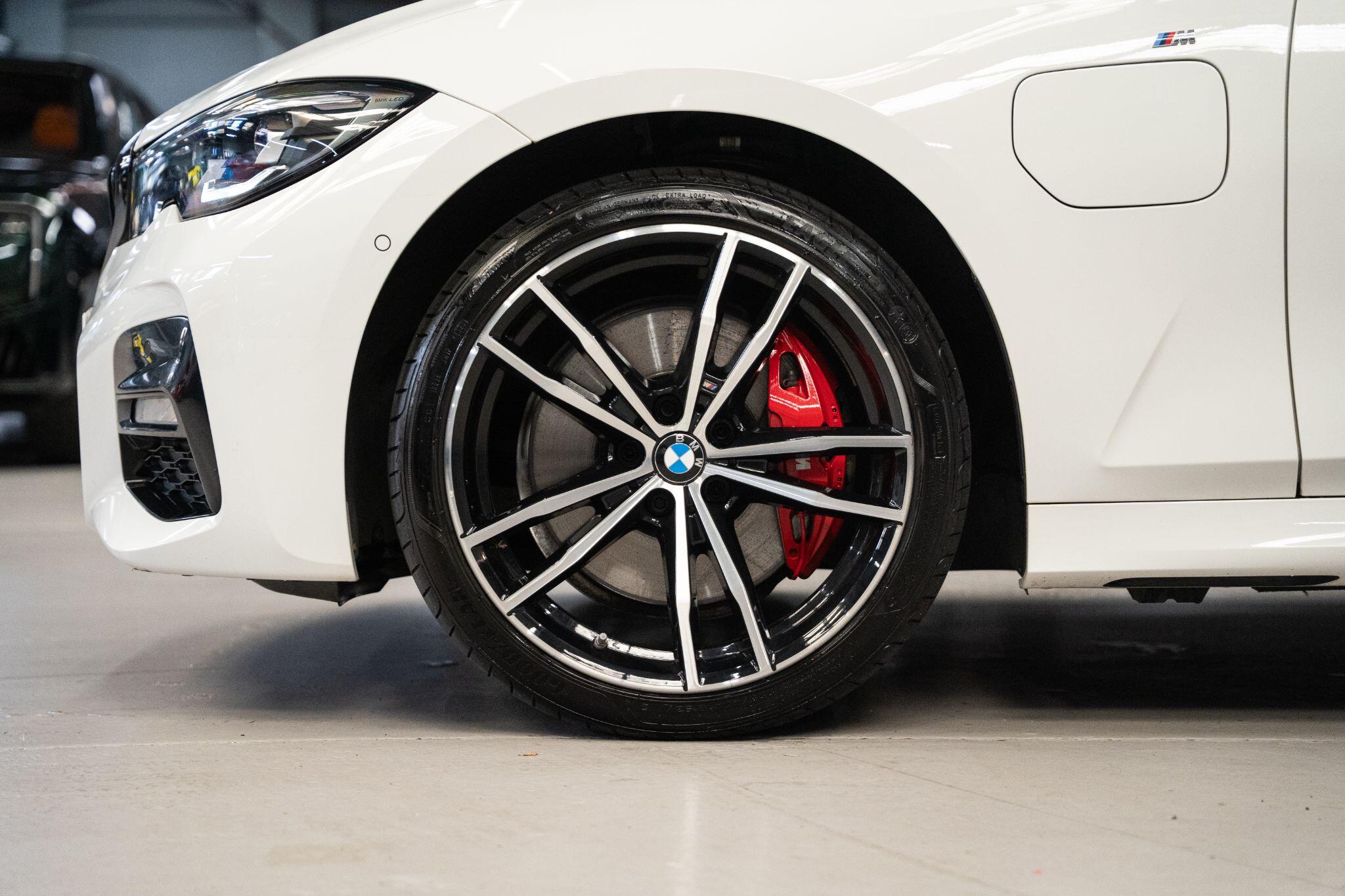 BMW 3 Series view 13