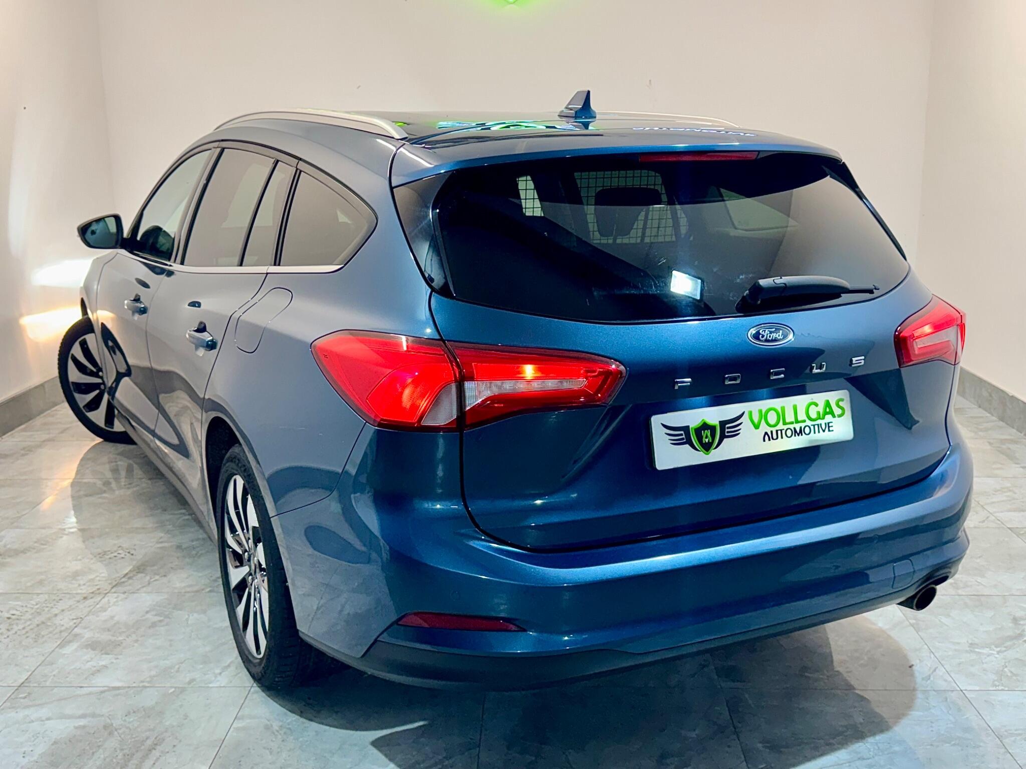 Ford Focus view 4