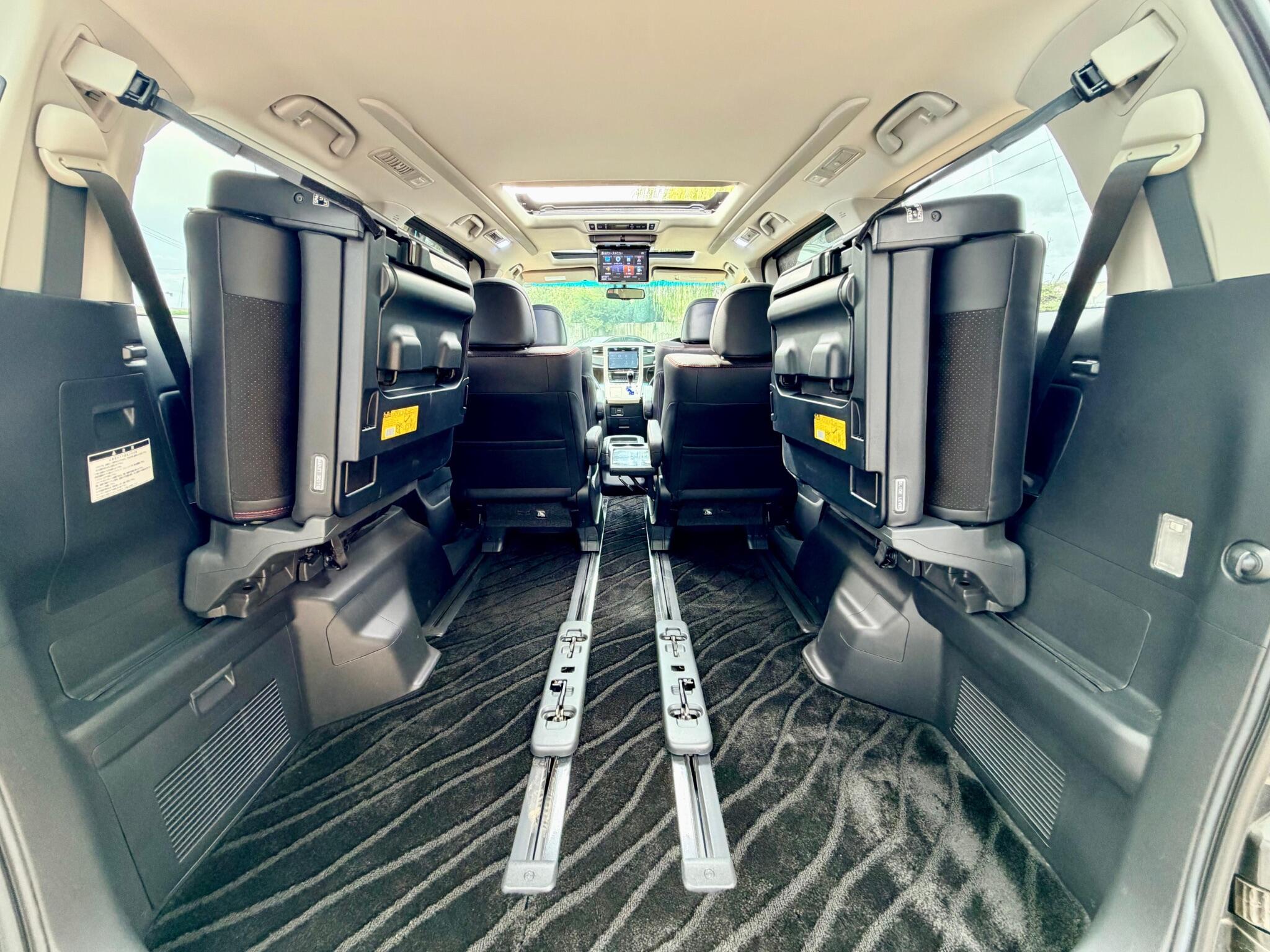 Toyota Vellfire view 11