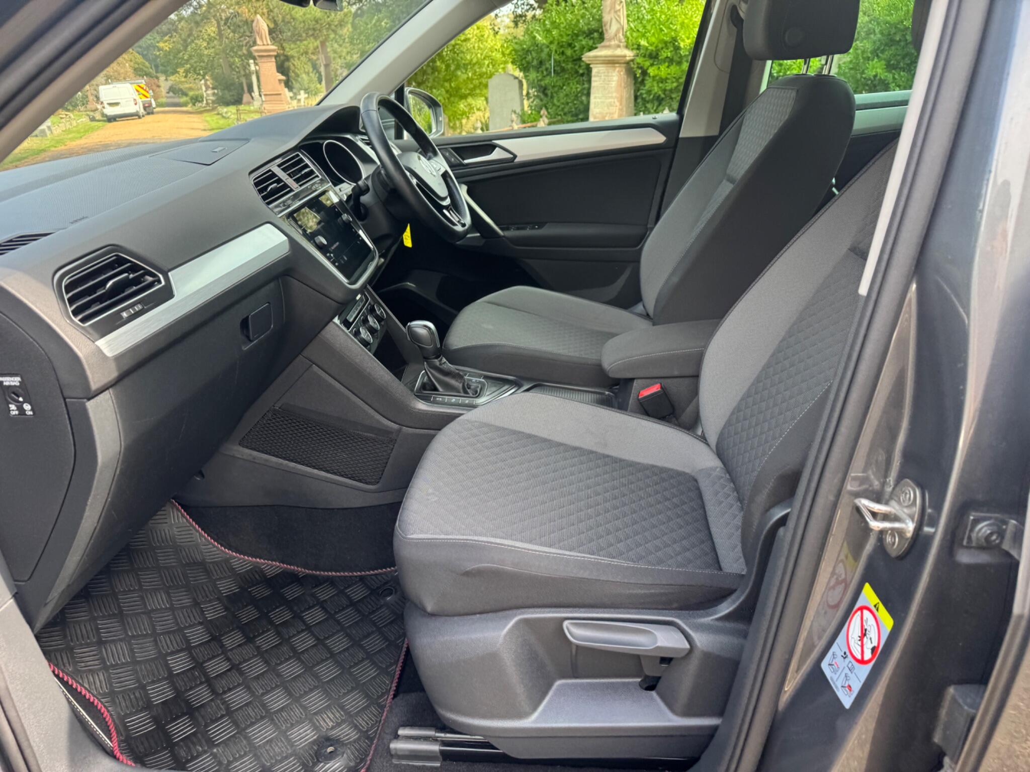 Volkswagen Tiguan view 73