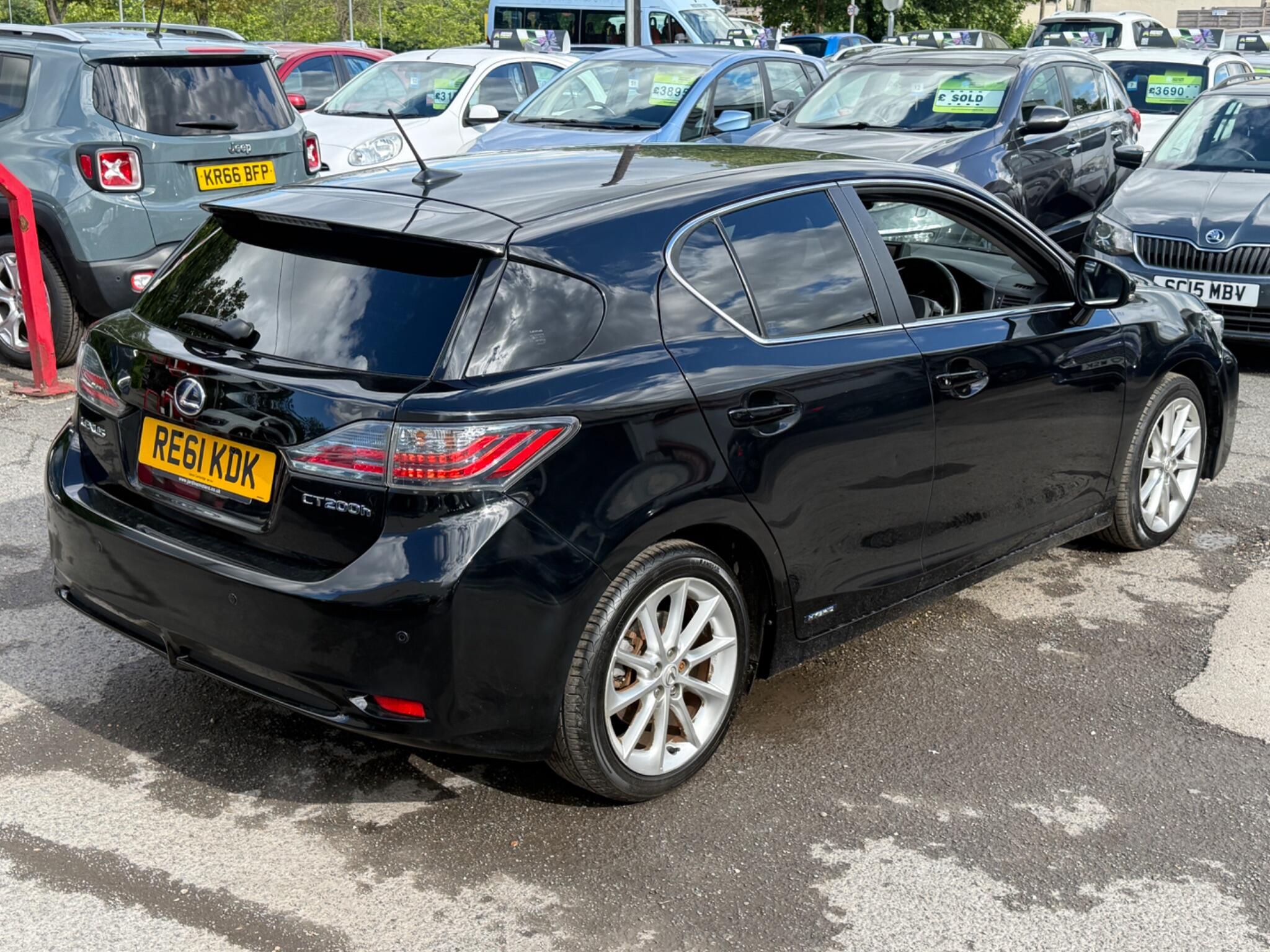 Lexus CT - Image 19