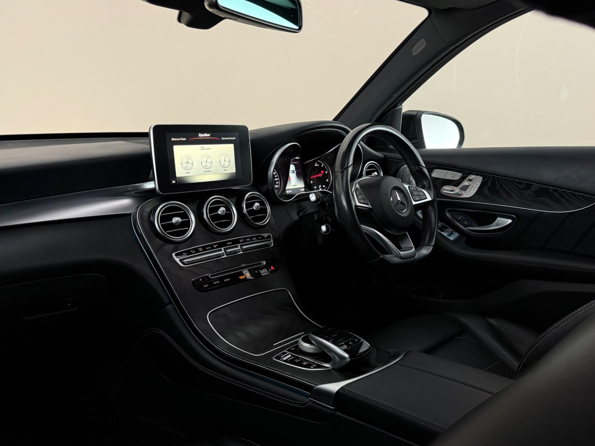 Mercedes-Benz GLC view 4