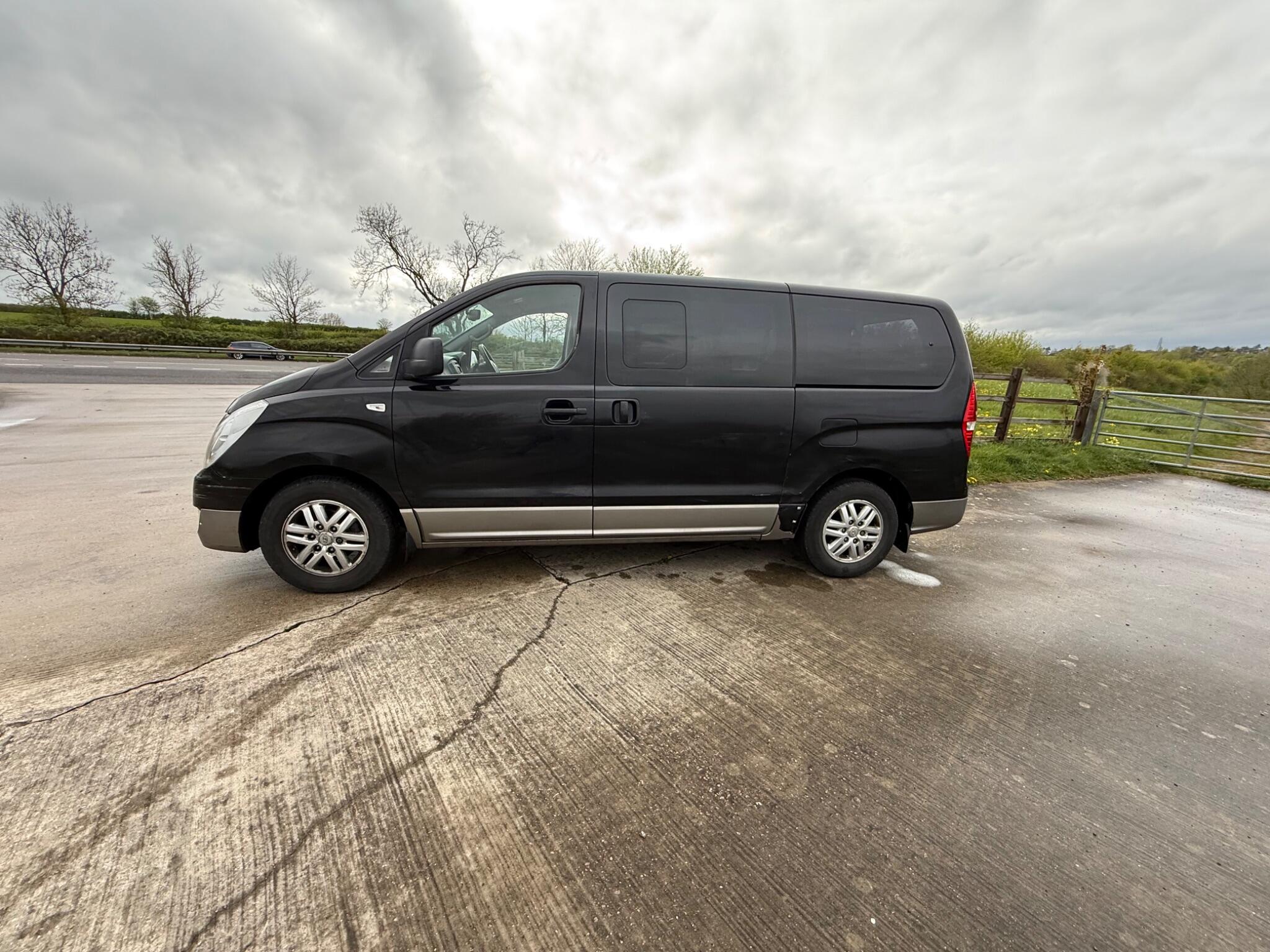 Hyundai i800 2.5 CRDi SE Auto Euro 6 5dr — photo 22 of 100