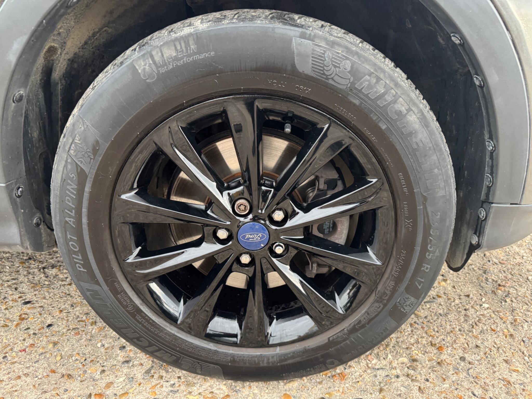 Ford Kuga view 44