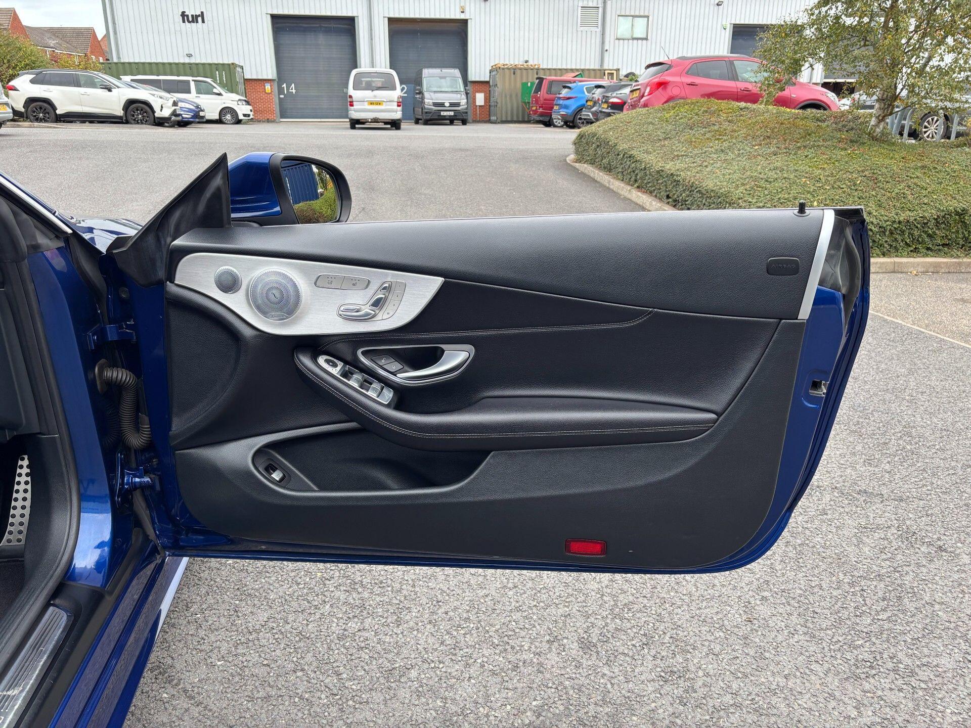 Mercedes-Benz C-Class view 44