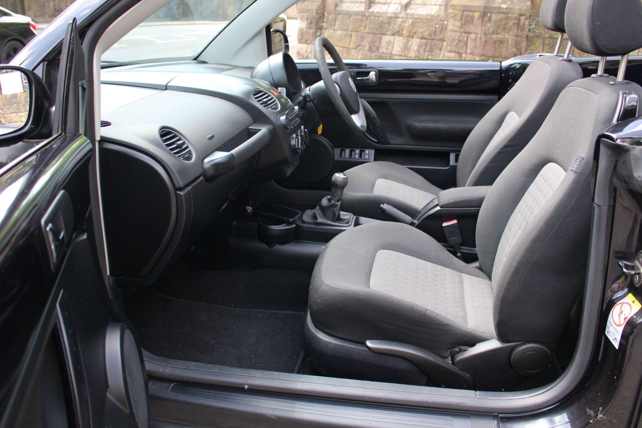 Volkswagen Beetle view 15