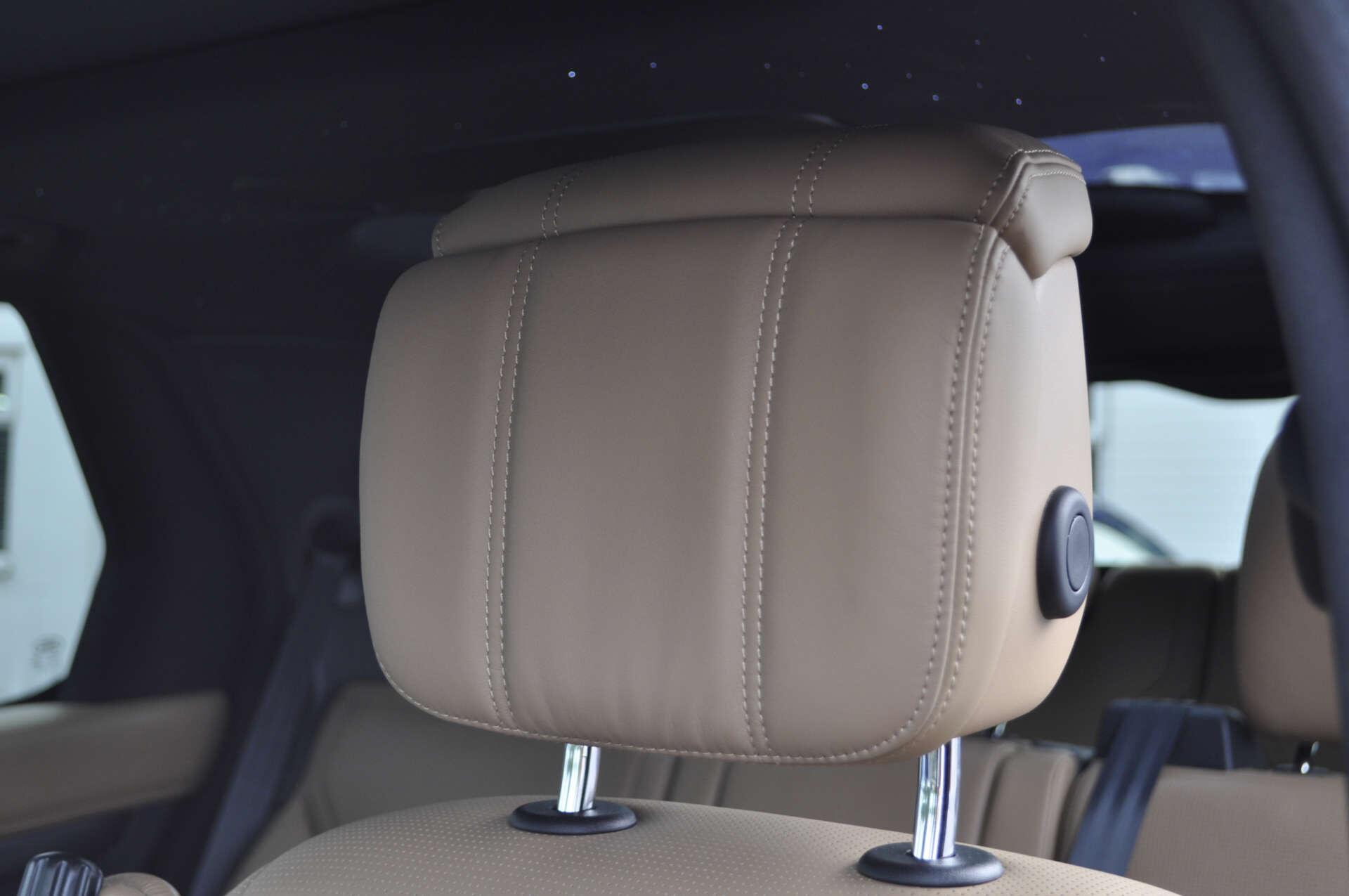 Land Rover Discovery view 18