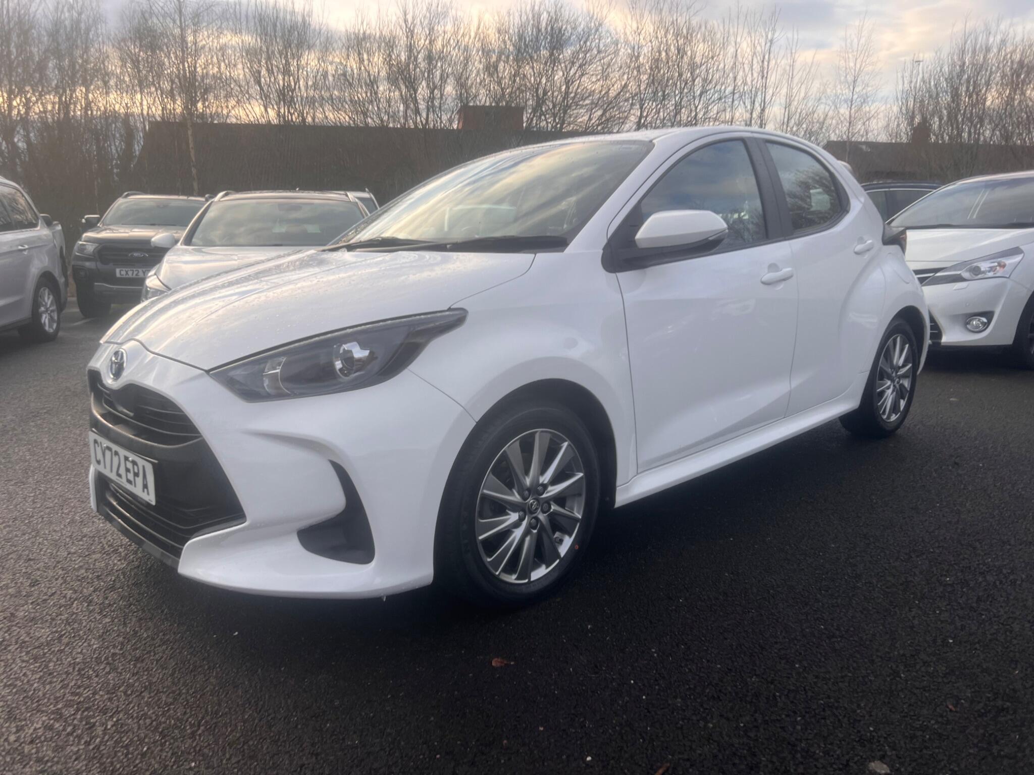 2023 Toyota Yaris 1.5 VVT-h Icon E-CVT Euro 6 (s/s) 5dr • 77,392 miles image 3