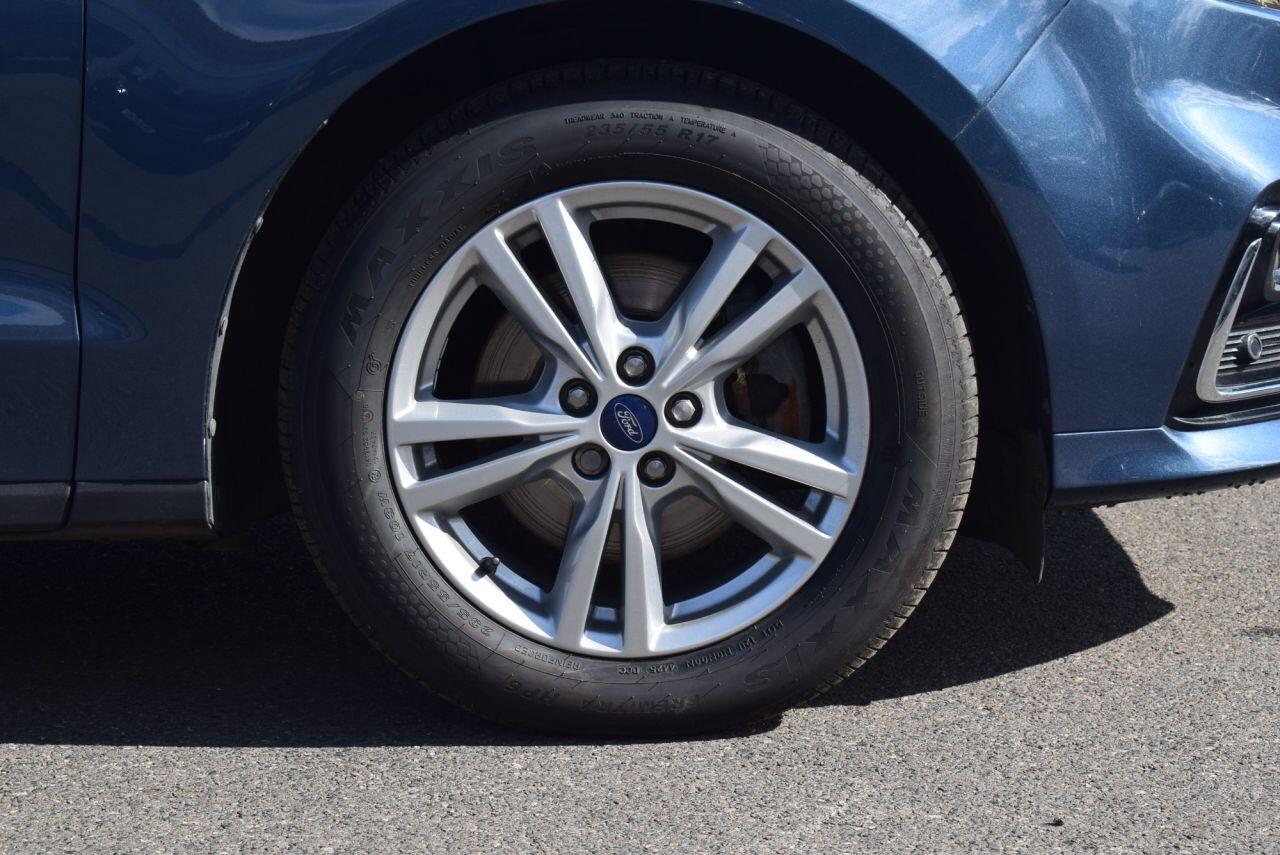 Ford Galaxy view 12