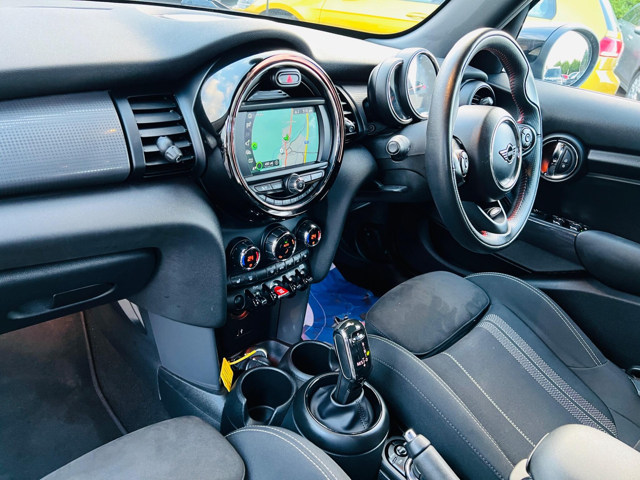 2020 MINI Hatch 1.5 Cooper Sport Steptronic Euro 6 (s/s) 5dr • 44,000 miles image 18