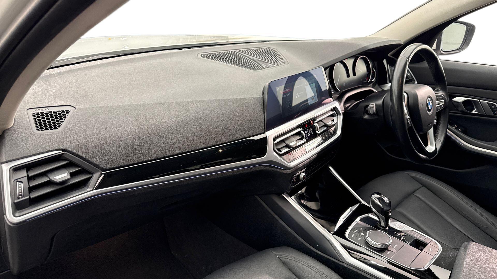 BMW 3 Series view 7