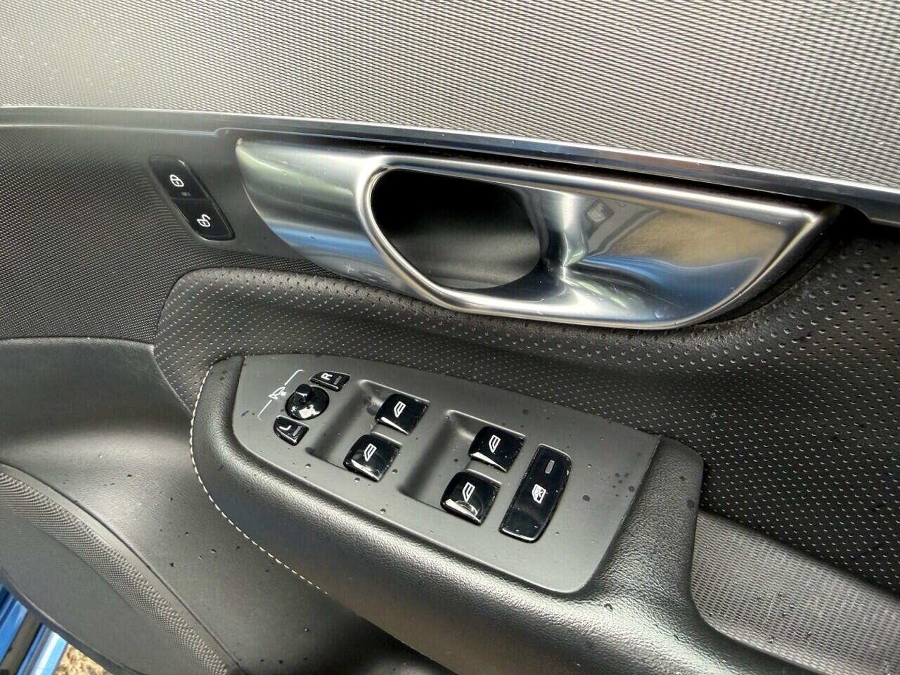 Volvo XC90 view 15