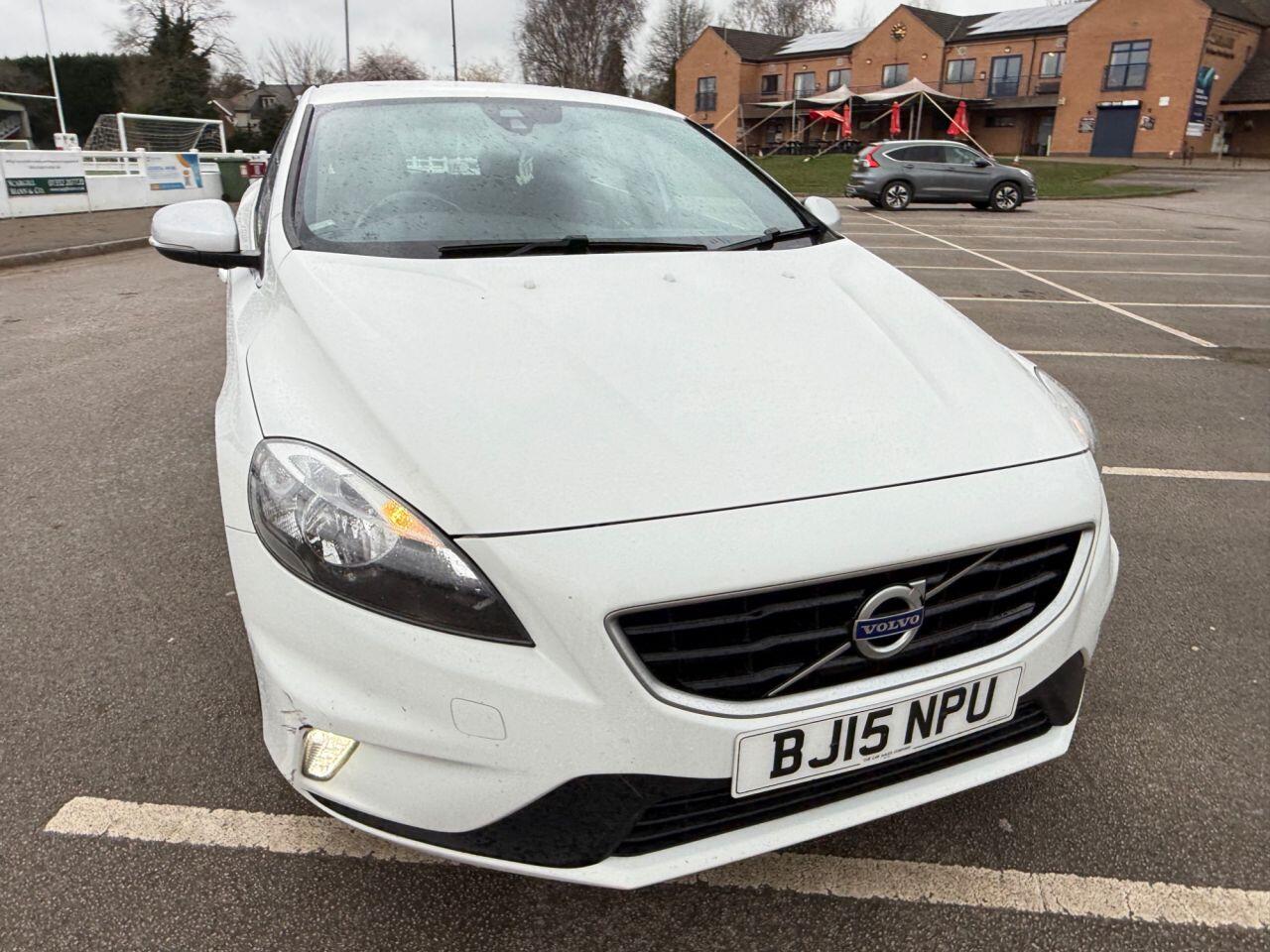 Volvo V40 view 20