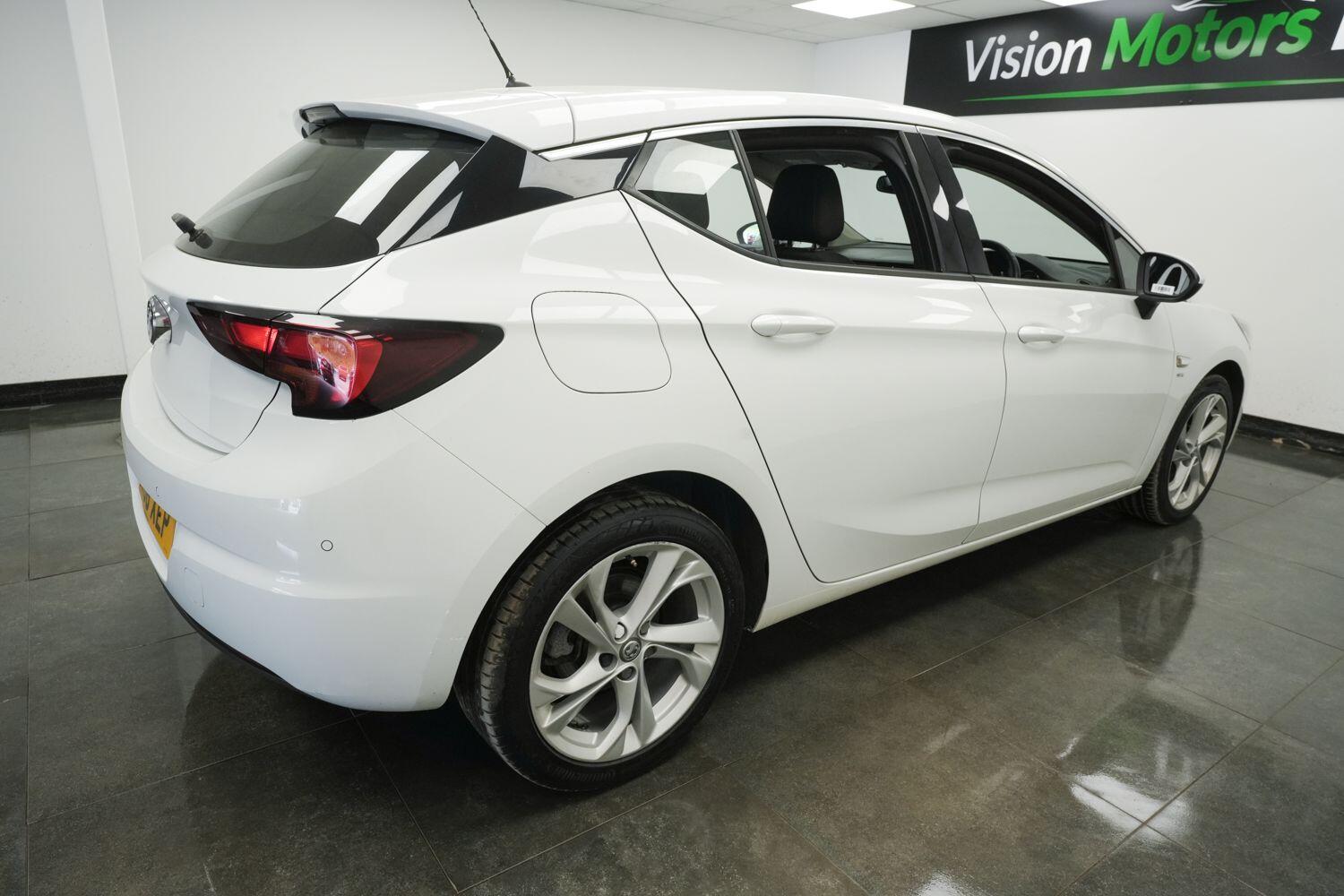 Vauxhall Astra view 4