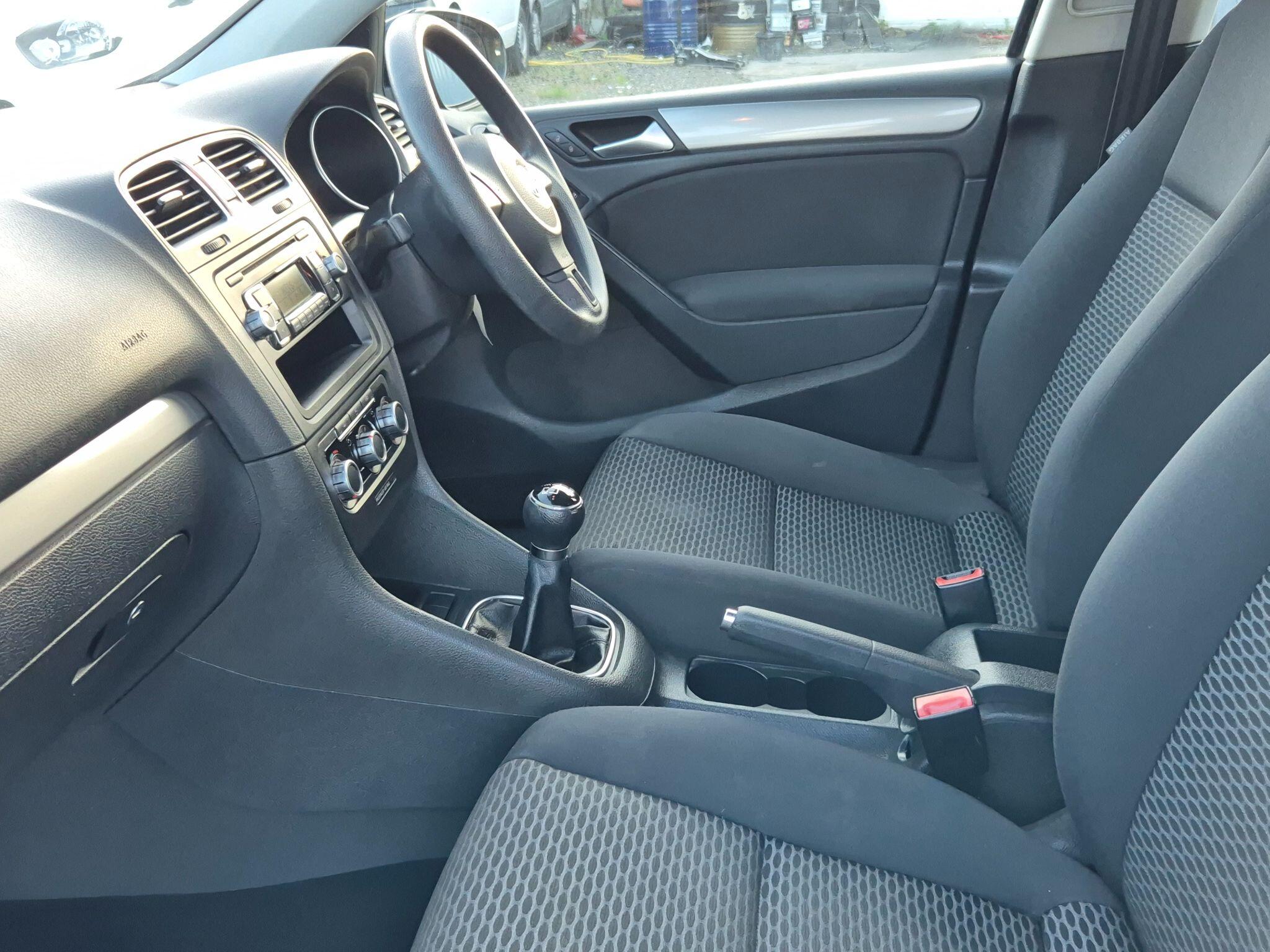 Volkswagen Golf view 18