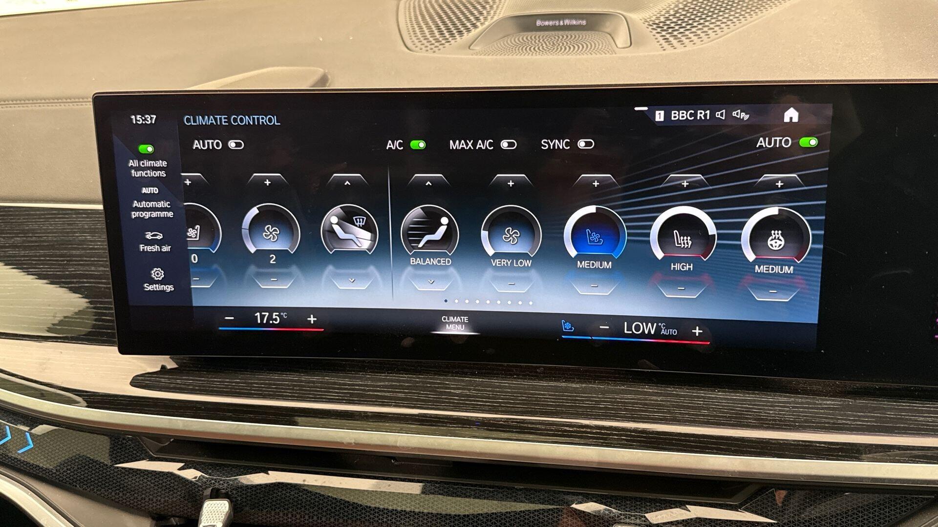 BMW X7 view 29