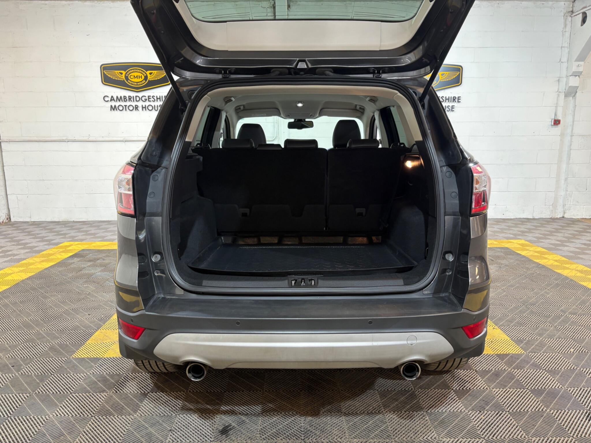 Ford Kuga view 50