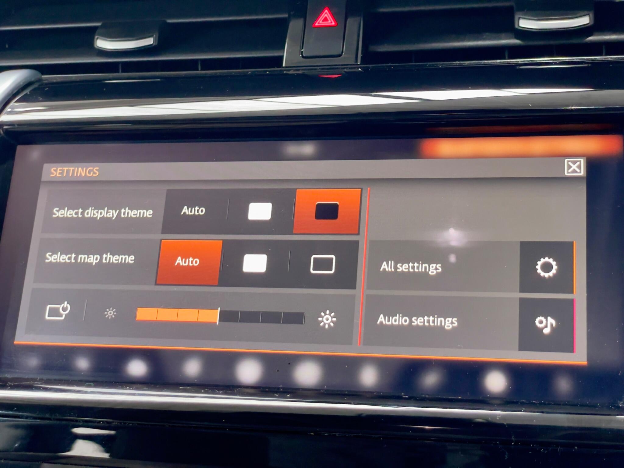Land Rover Discovery Sport view 67