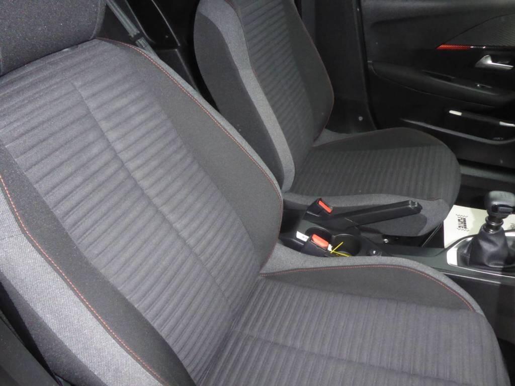 Peugeot 208 view 13