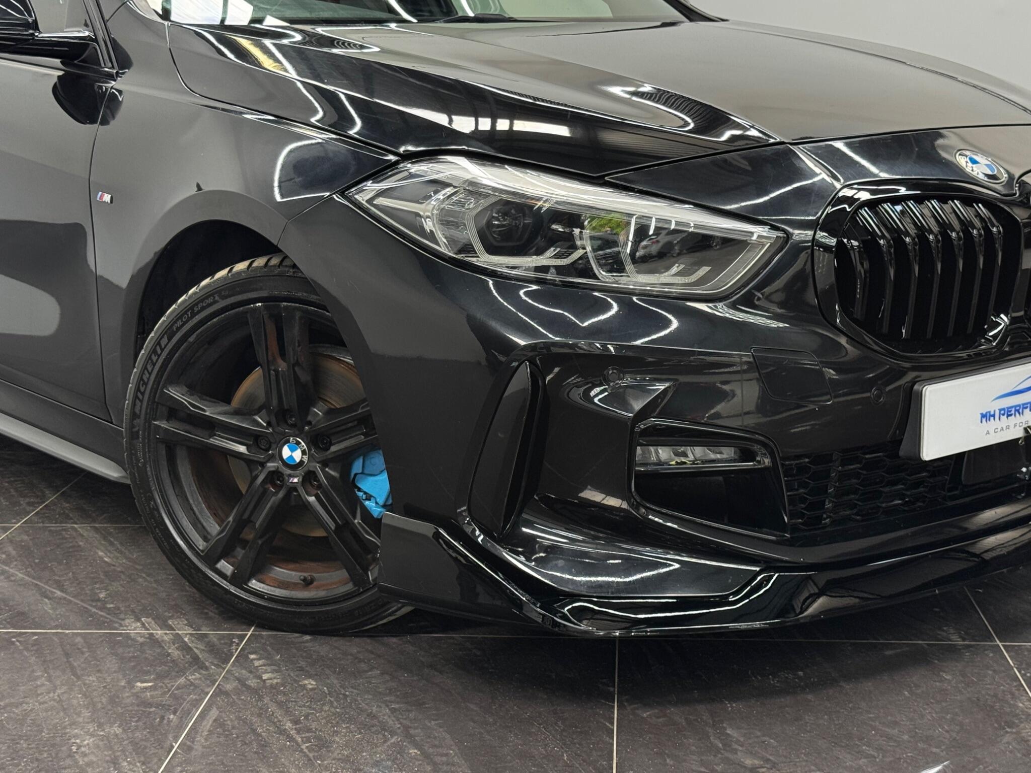 BMW 1 Series view 6