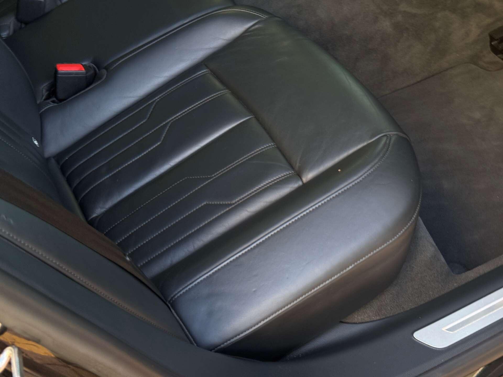 Audi A8 view 31