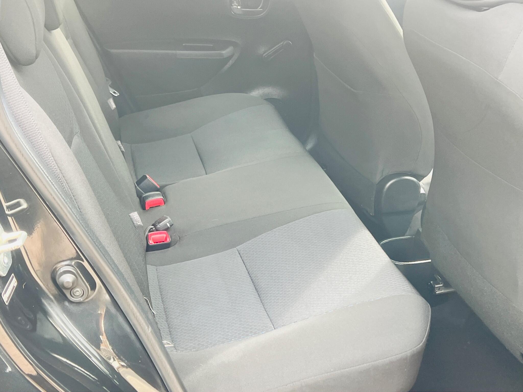 Toyota Yaris view 35