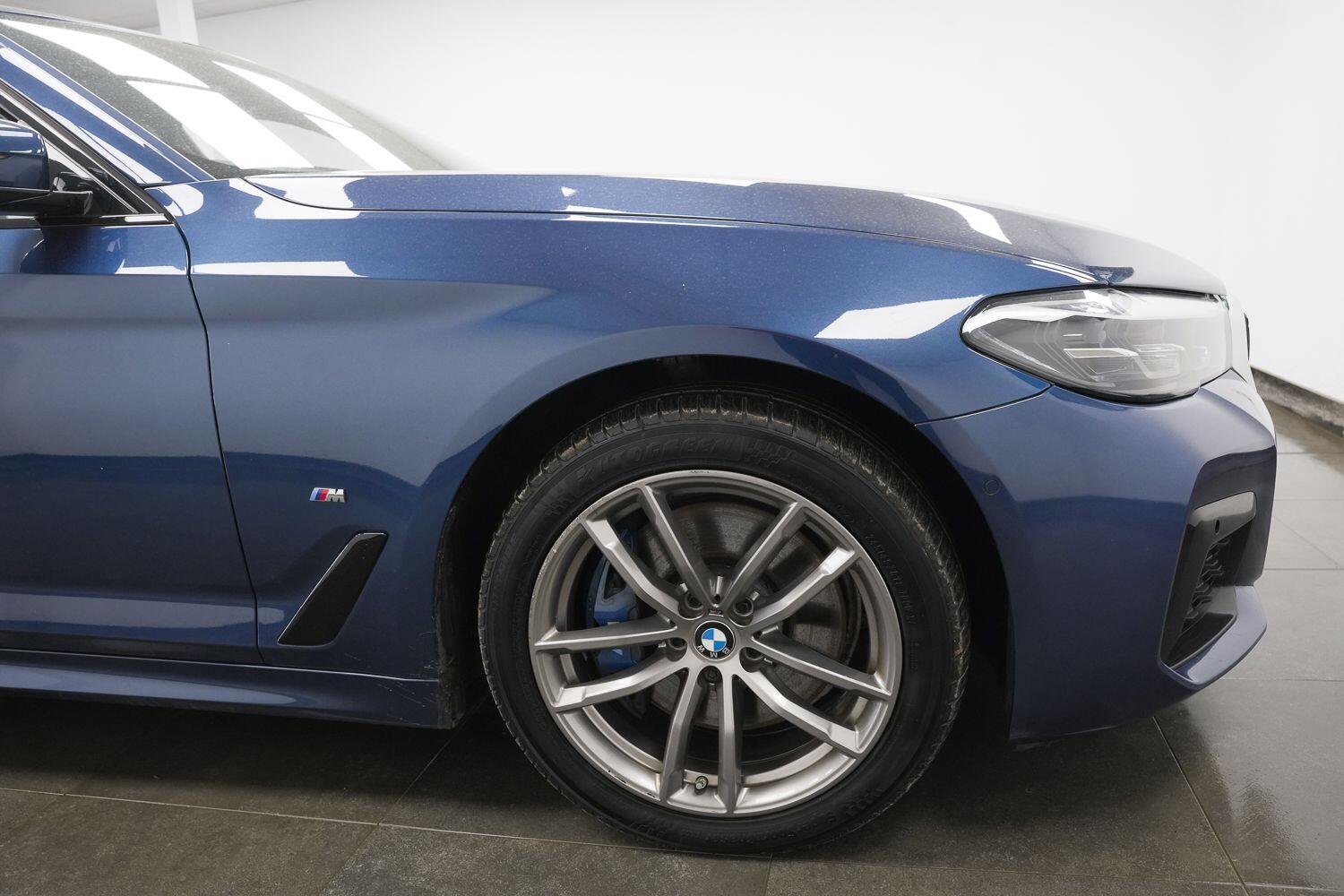 BMW 5 Series view 5