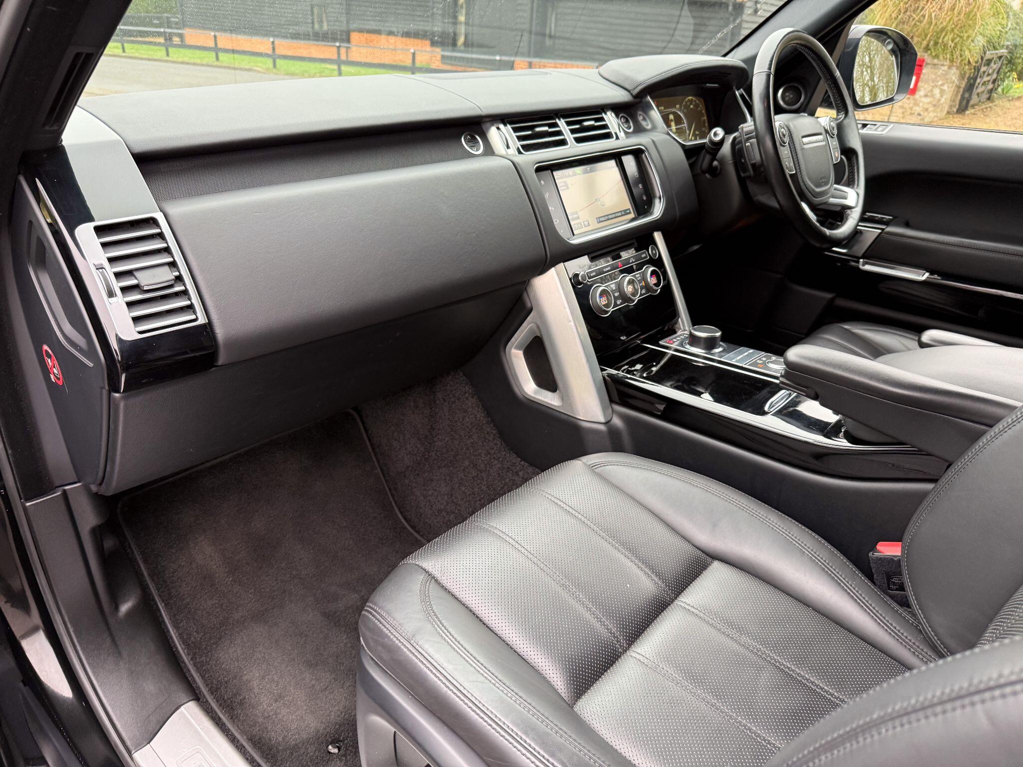 Land Rover Range Rover view 11