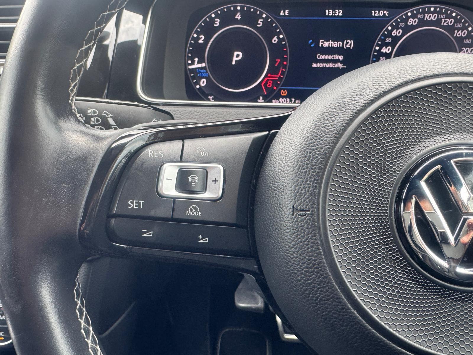 Volkswagen Golf view 21