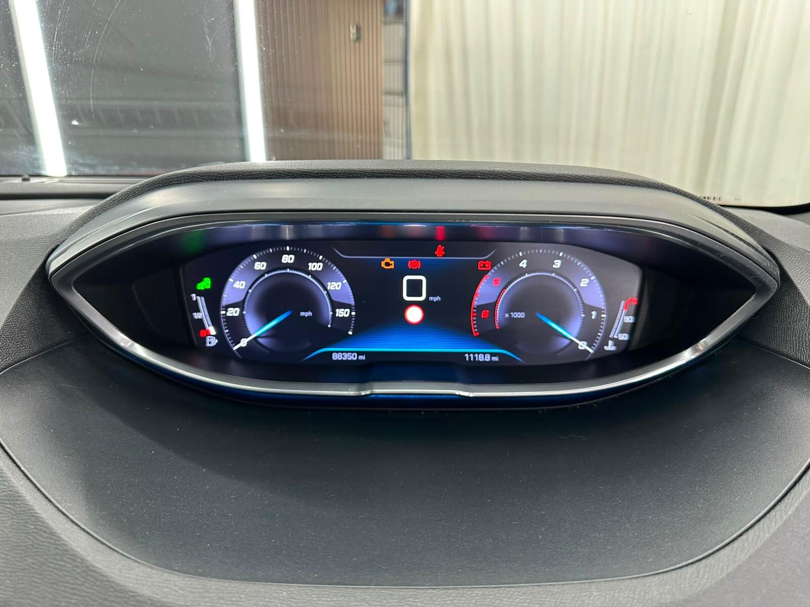 Peugeot 3008 view 34
