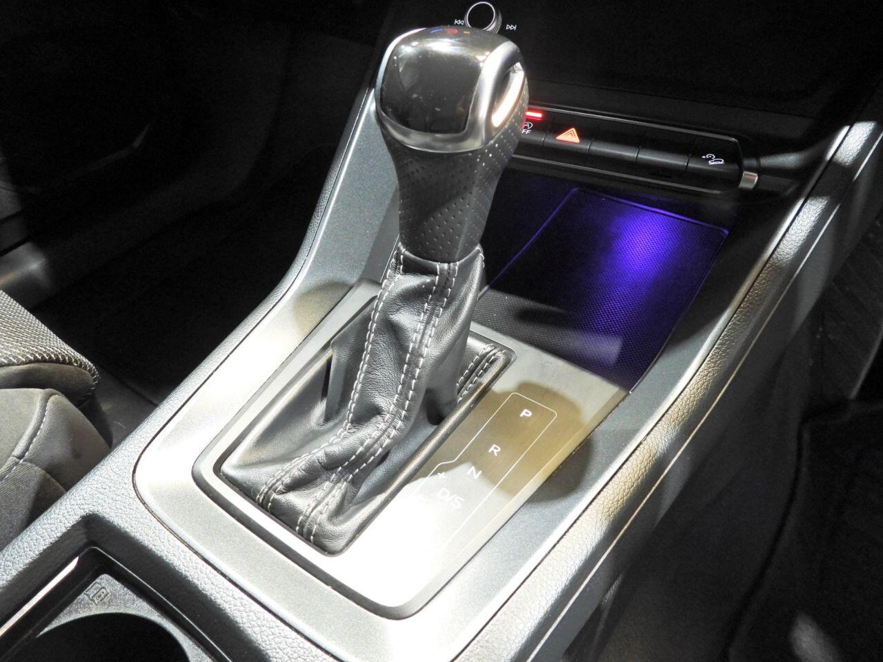 Audi Q3 view 33
