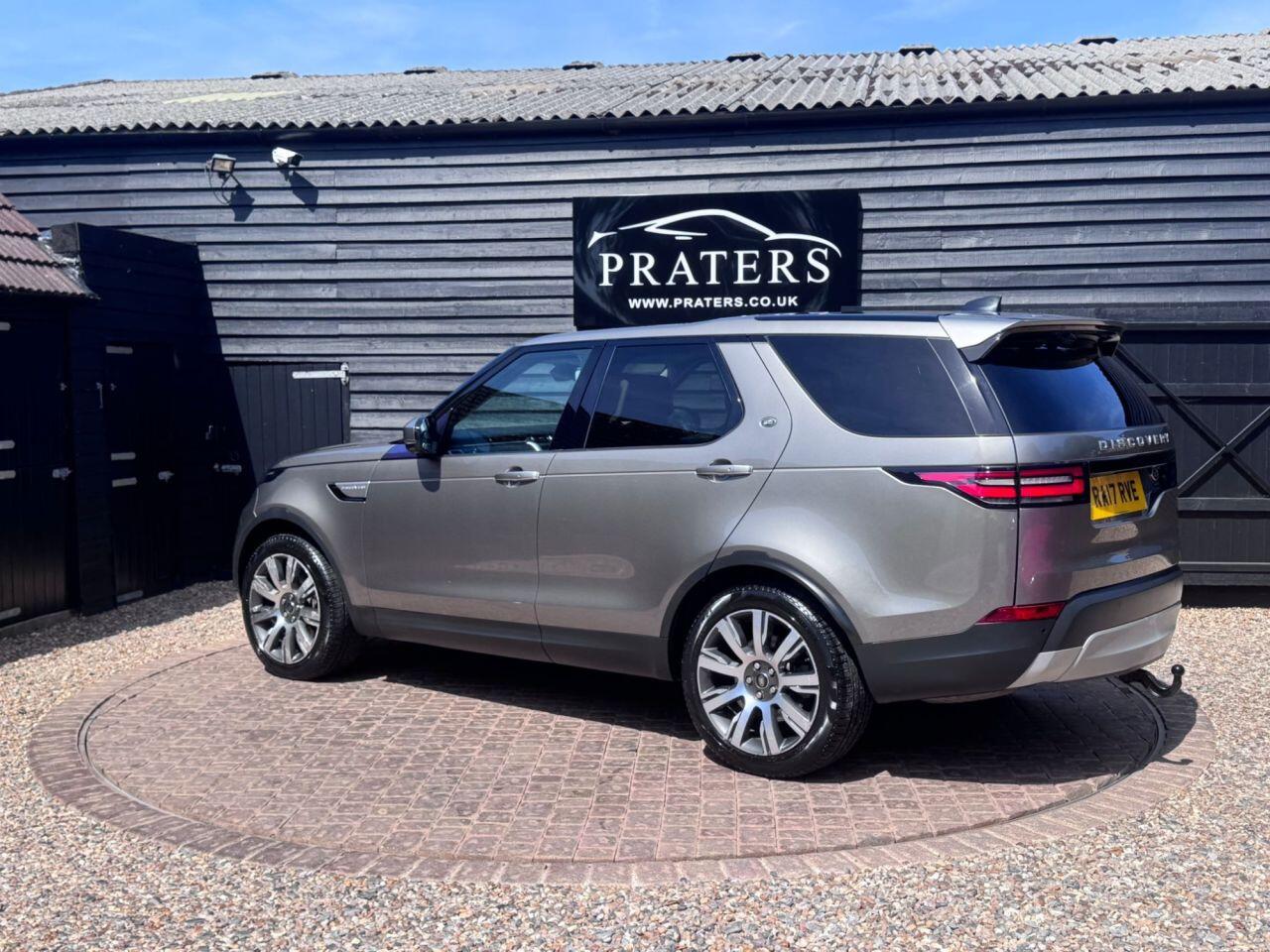 Land Rover Discovery view 4