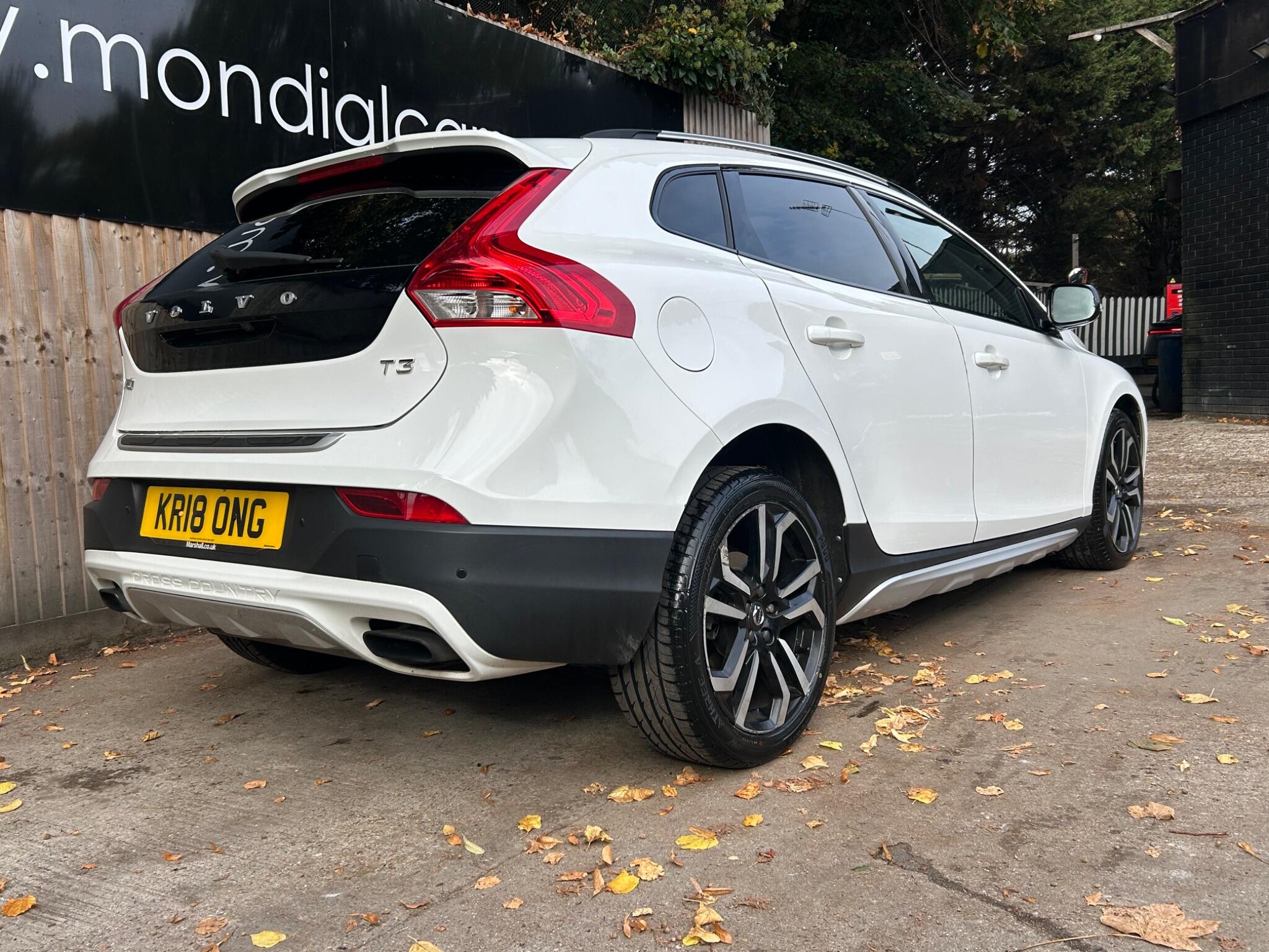 Volvo V40 Cross Country view 20