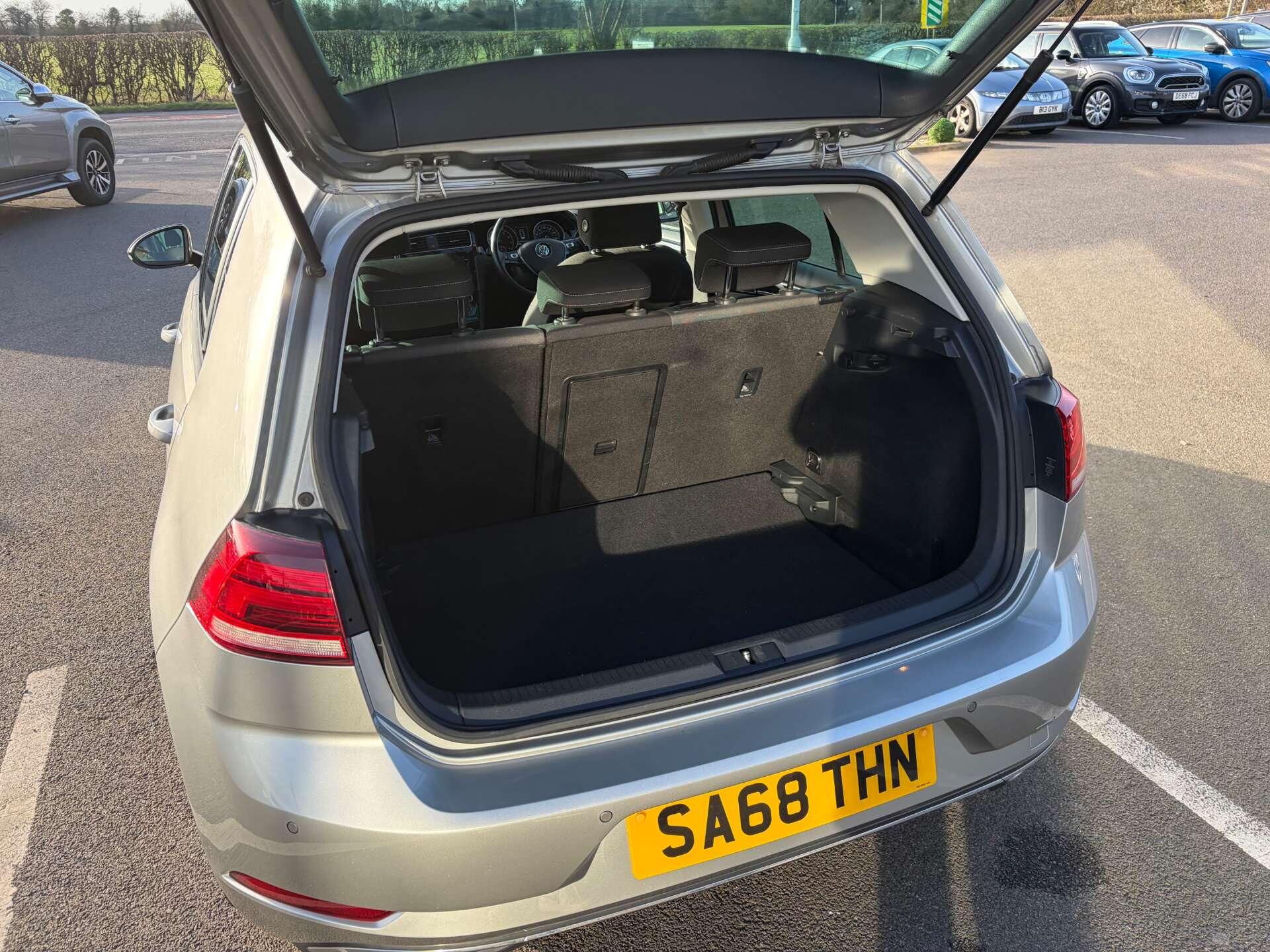 Volkswagen Golf view 25