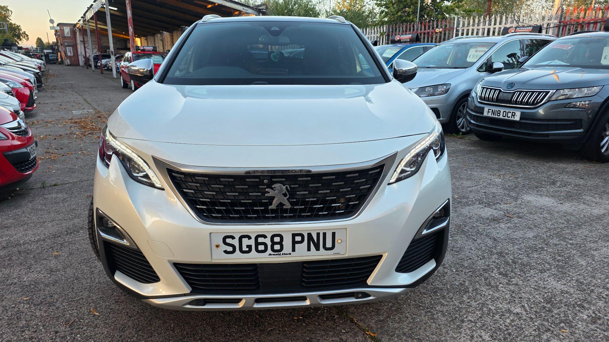 Peugeot 3008 view 9